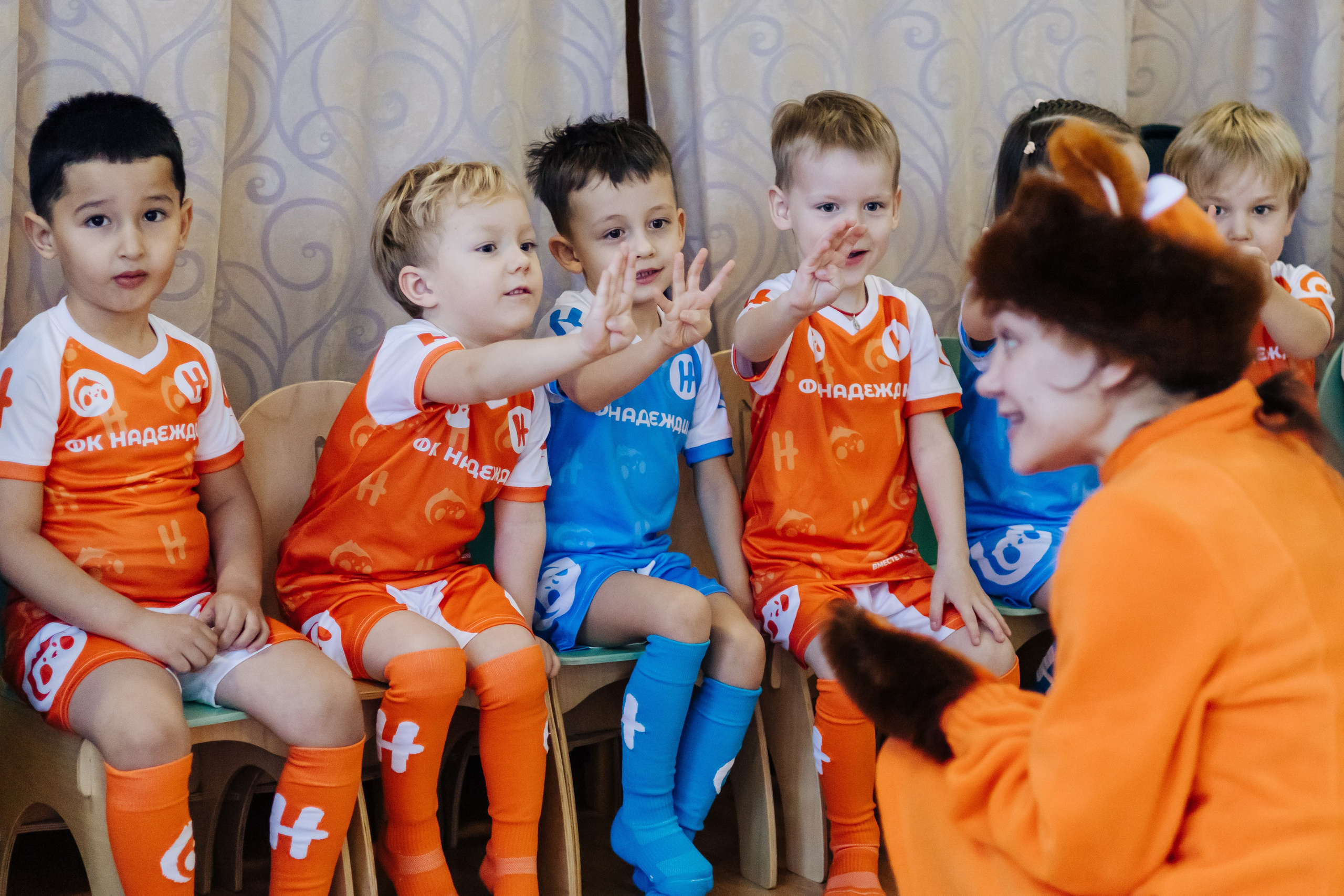 Фотосессия с кубком в детских садах г. Магнитогорска. Денис Прохоров Фотограф в г. Магнитогорск