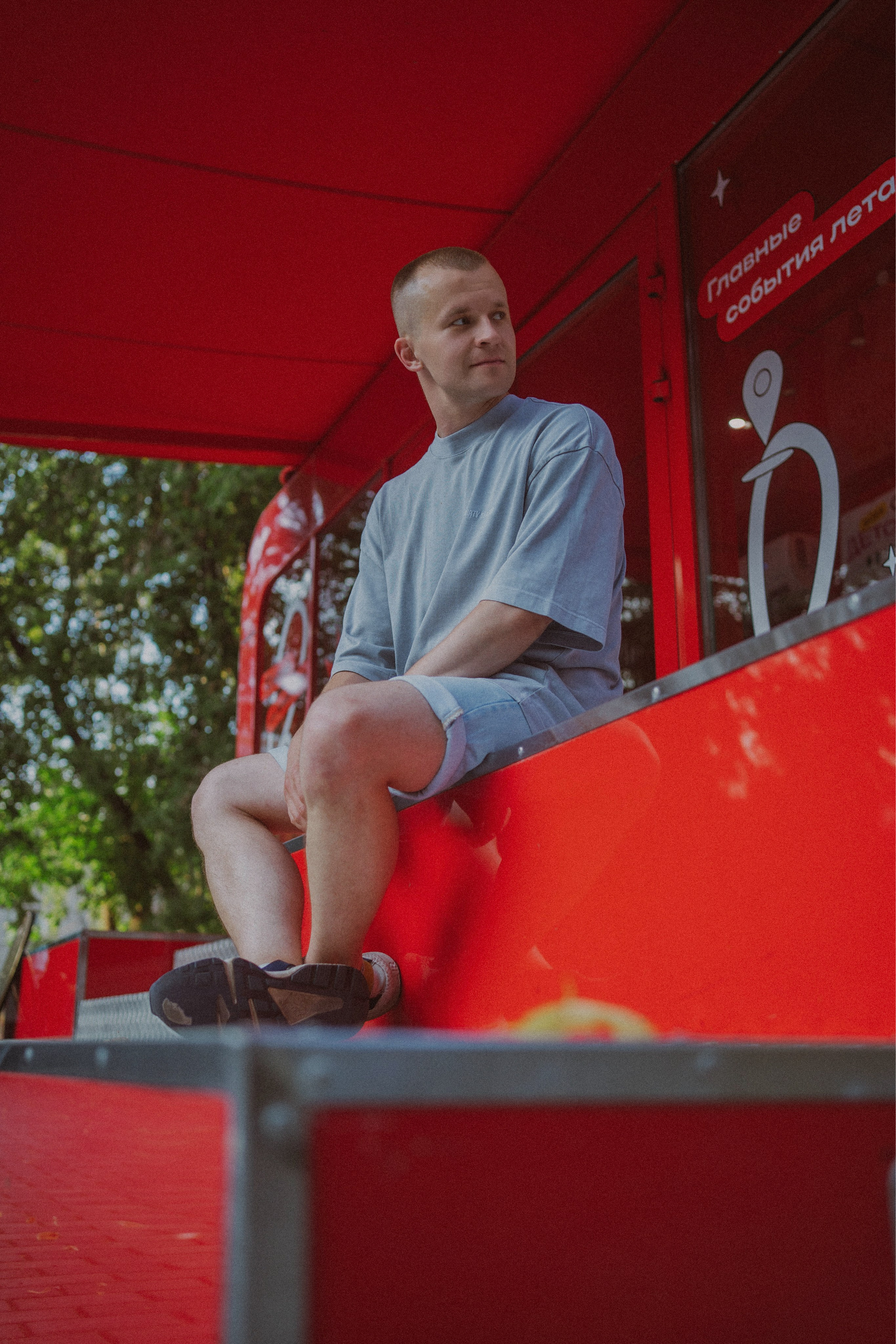 В кадре: педагог. Творческие фотосессии в Москве. Фотоальбом лидера группы ЯЛО