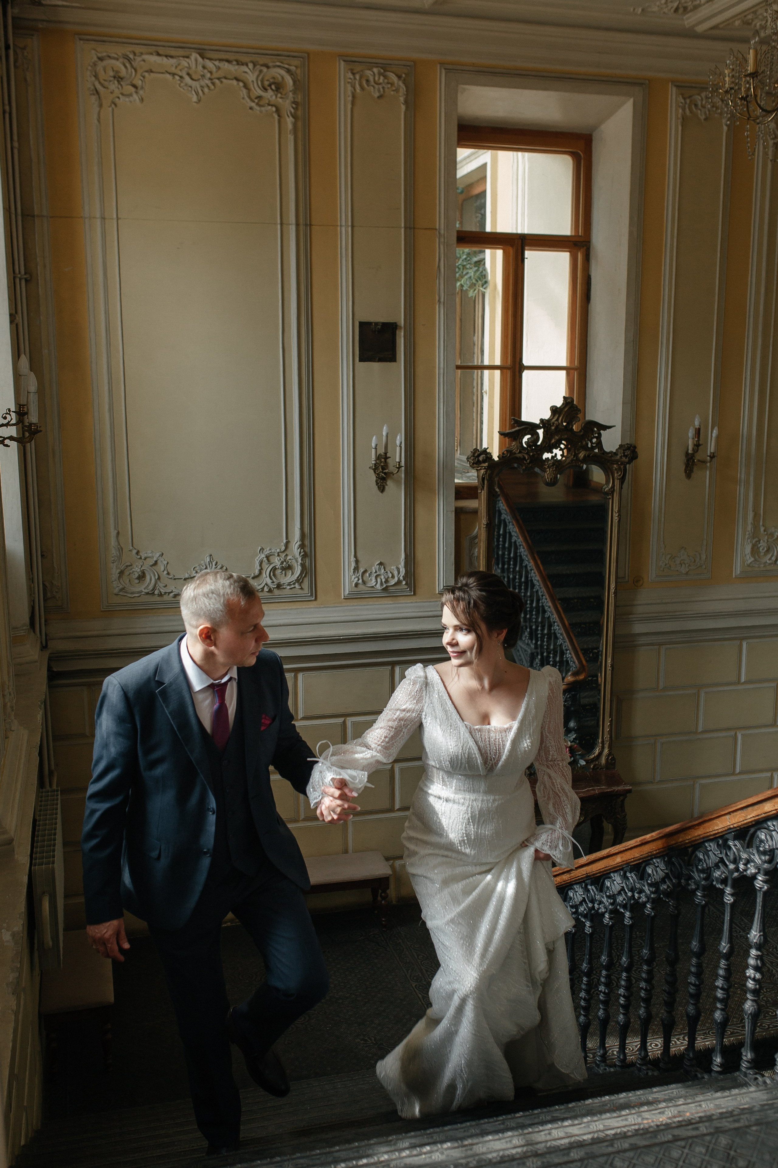 Свадебная фотосессия в Пушкинской библиотеке. Фото Радости. Свадебный и семейный фотограф в Москве Юлия Самойлова