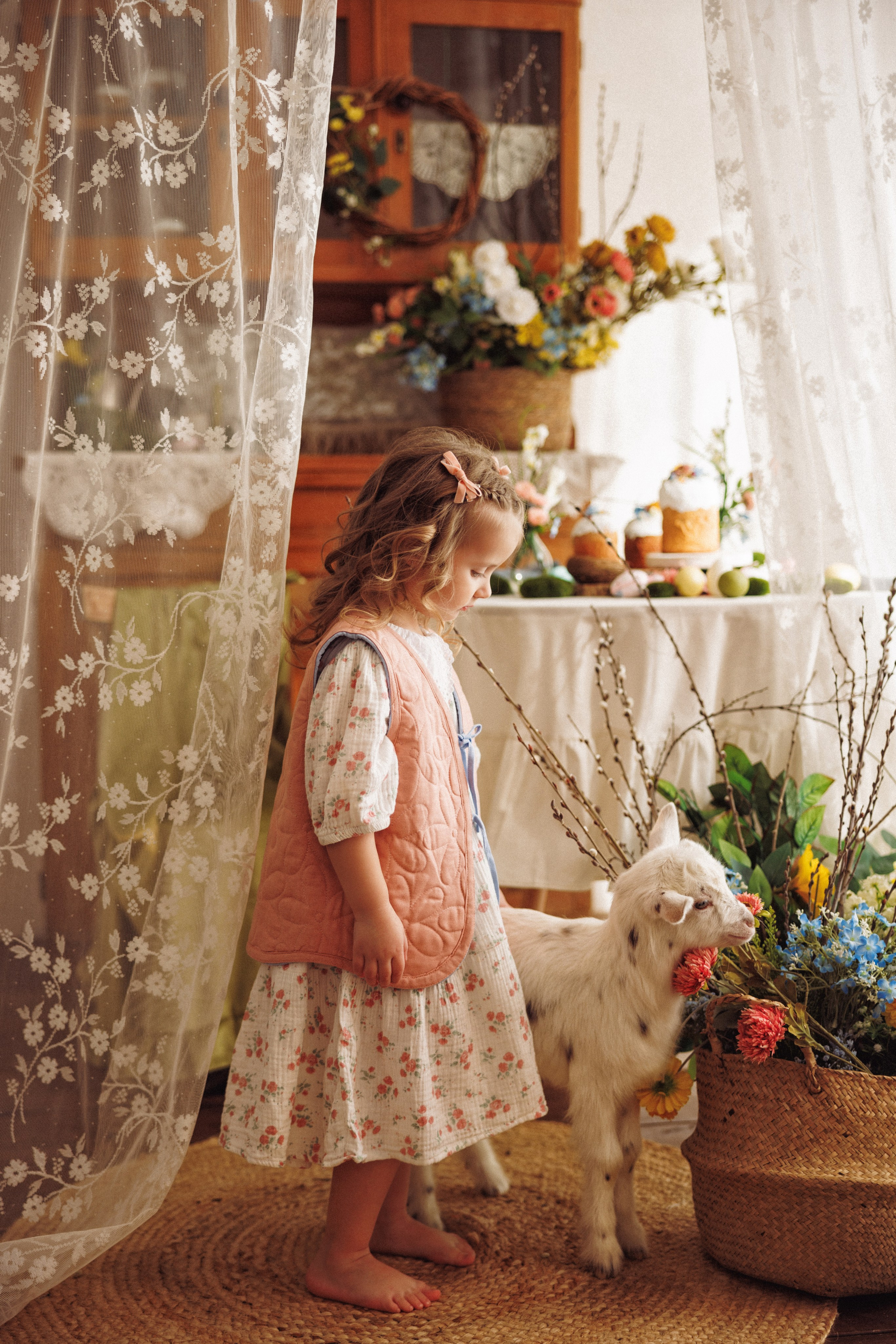 Пасхальная фотосессия с животными (утята, козлик и кролики), в фотостудии «Mestone» город Краснодар. Семейный и детский фотограф в Краснодаре Анна Трашкова