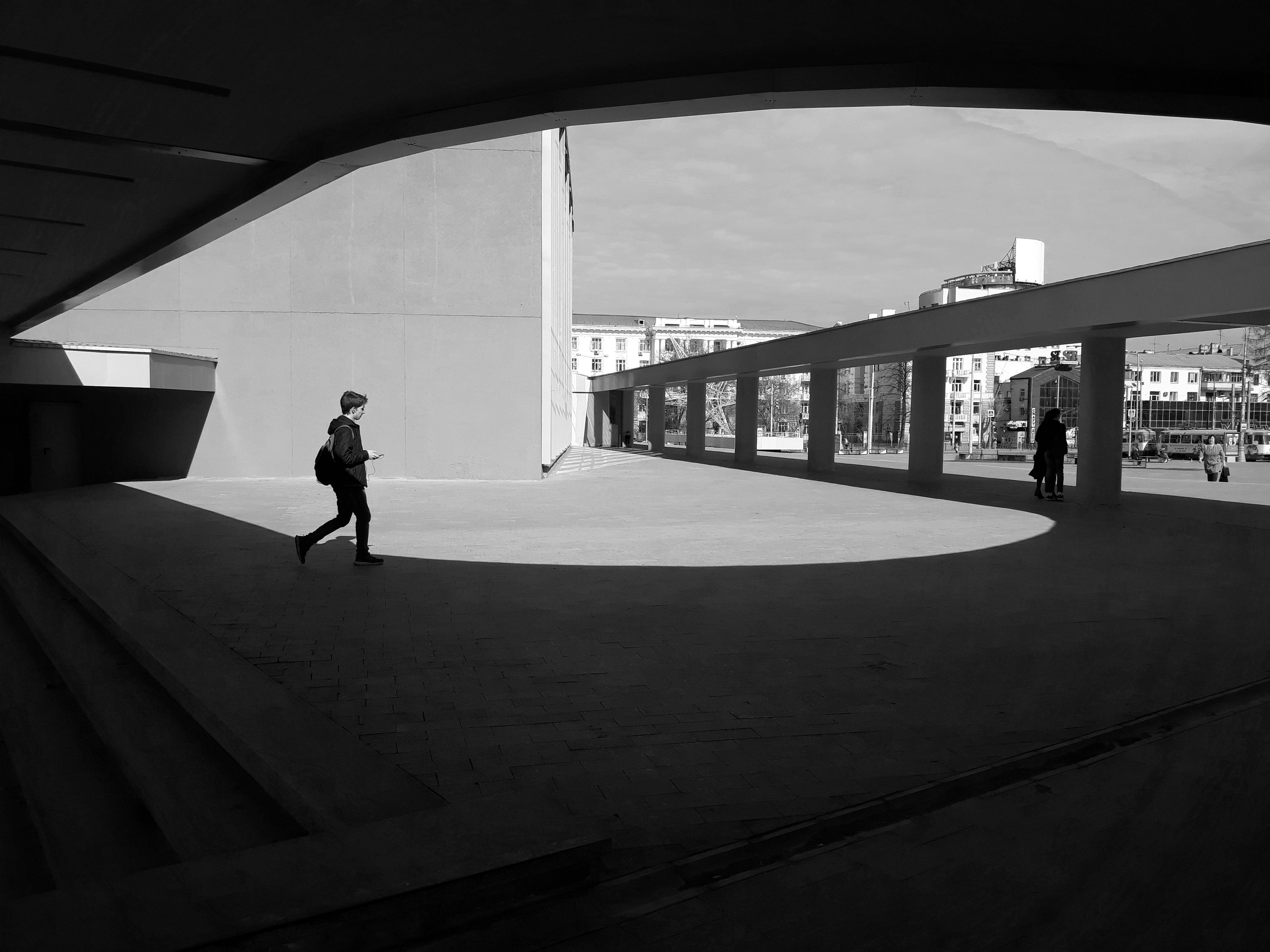 На улице. Главная