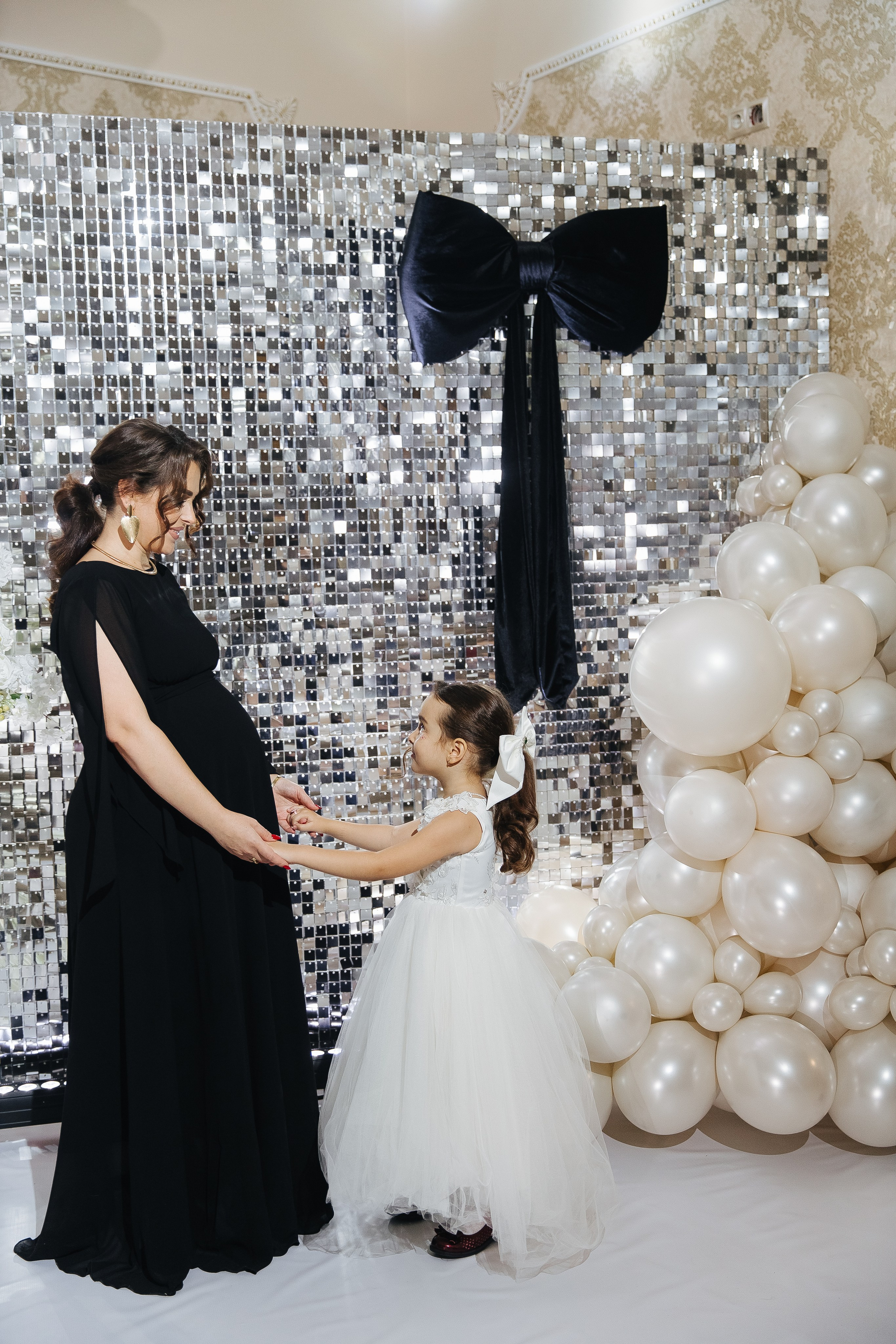 Ани и Назели. 35&5 День рождения, «Янтарь». Фотограф в Красноярске Надежда Воскресенская