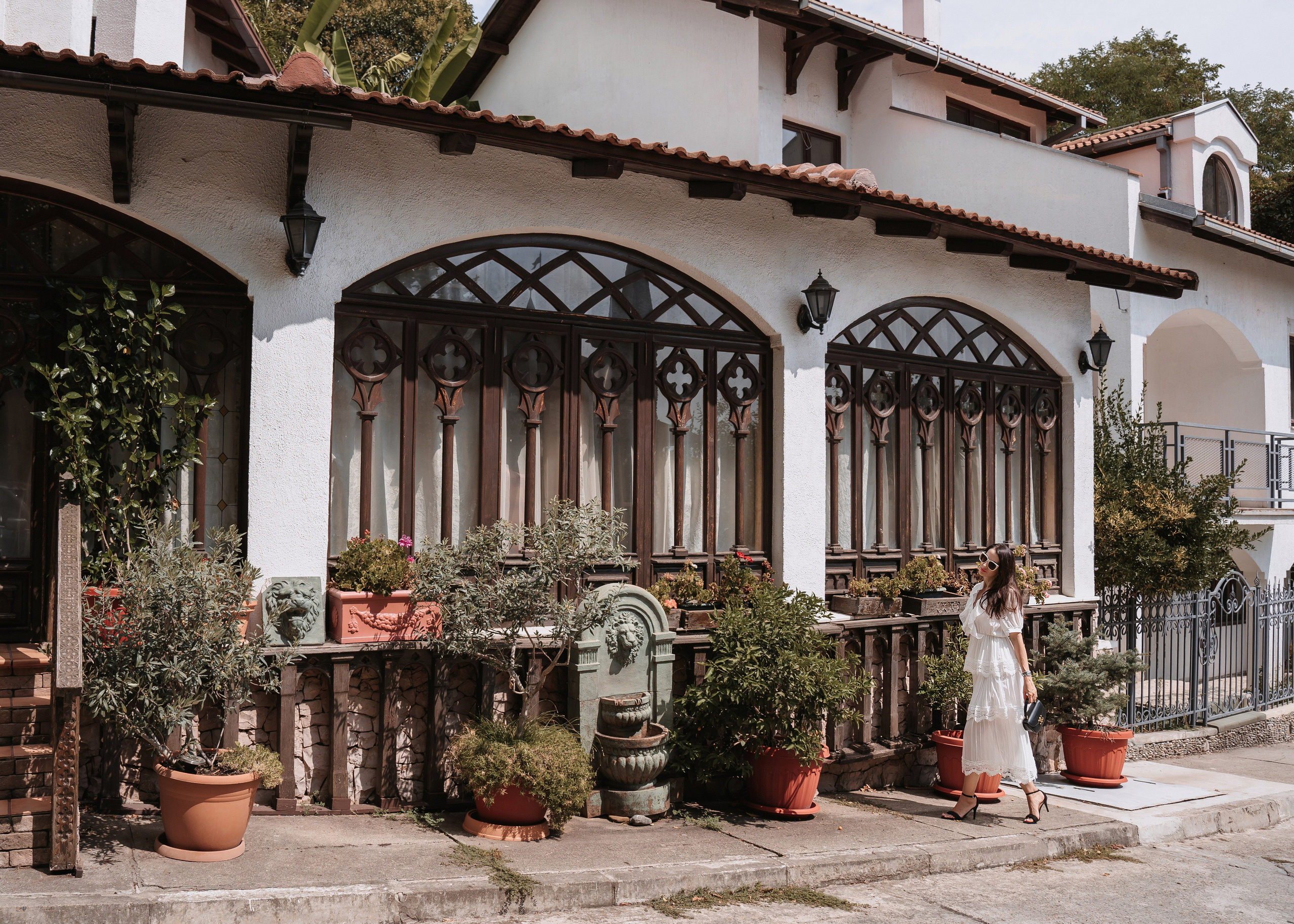 Место для фотосессии в Сочи, Адлере. Красивые свадебные фотосессии. Алина Бернд — свадебный и индивидуальный фотограф в Сочи и Адлере