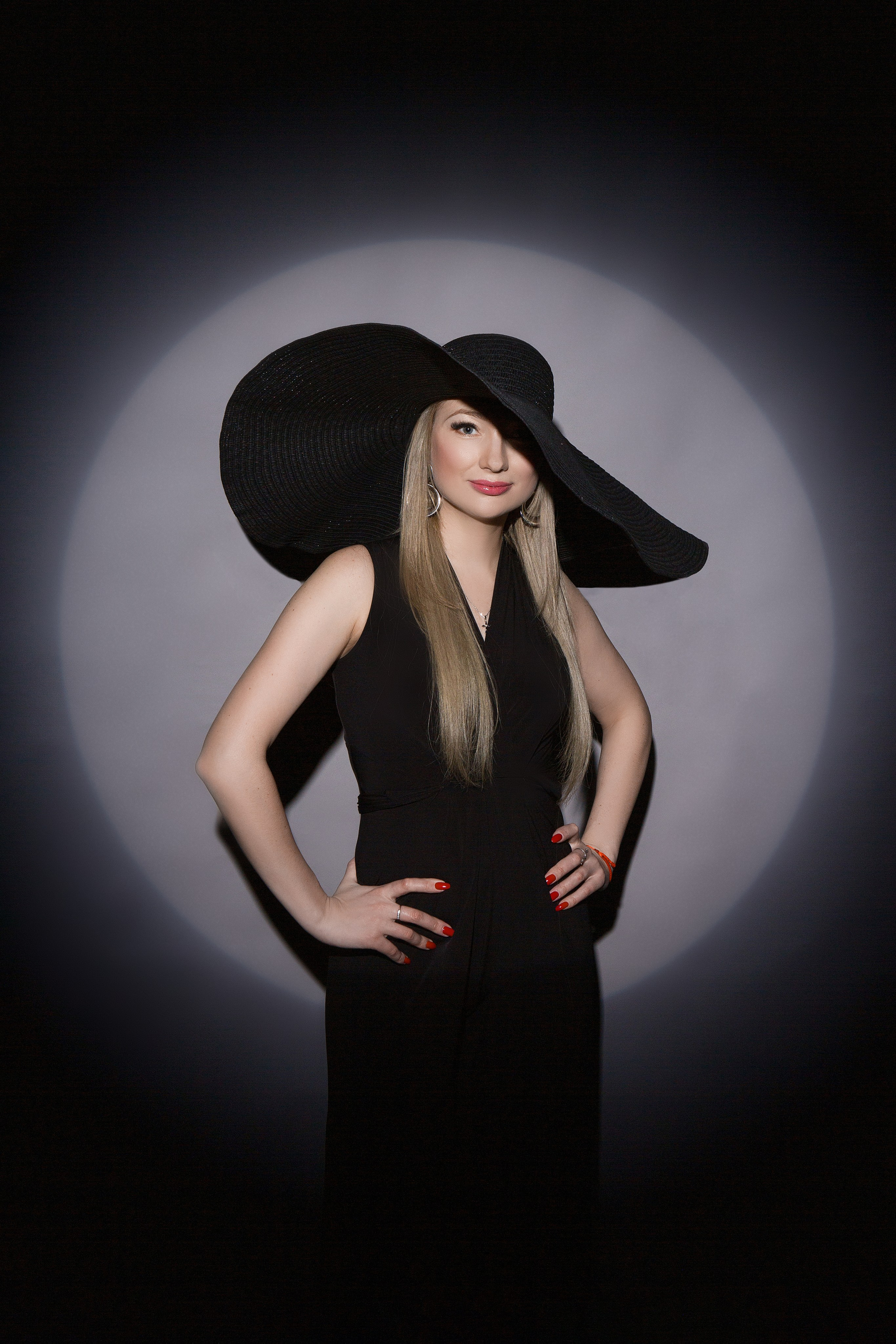 Девушка в шляпе. Фотограф Мария Кольцова