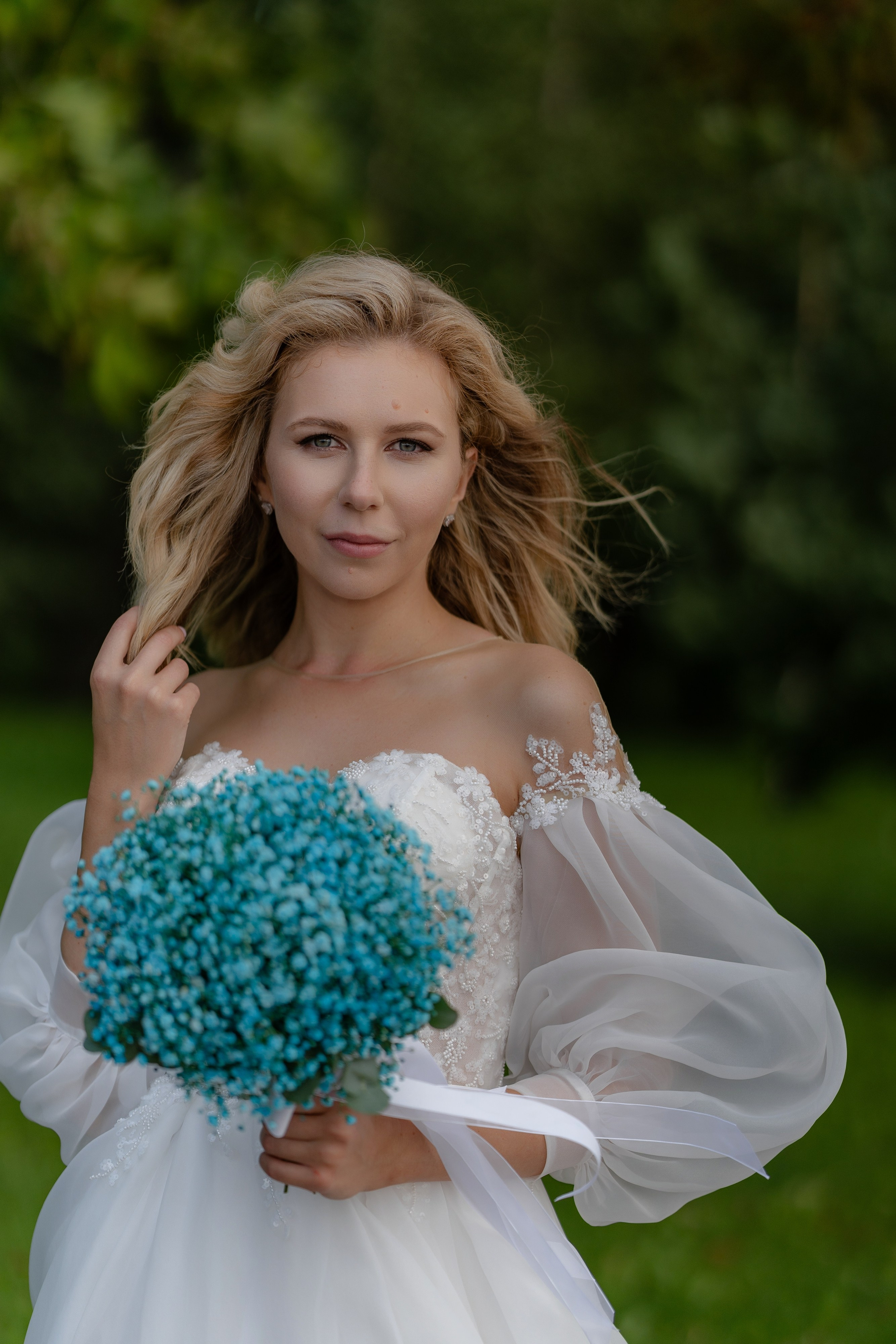 Красивые места для свадебной фотосессии летом в Санкт-Петербурге. Свадебный фотограф Александр Невский в Санкт-Петербурге