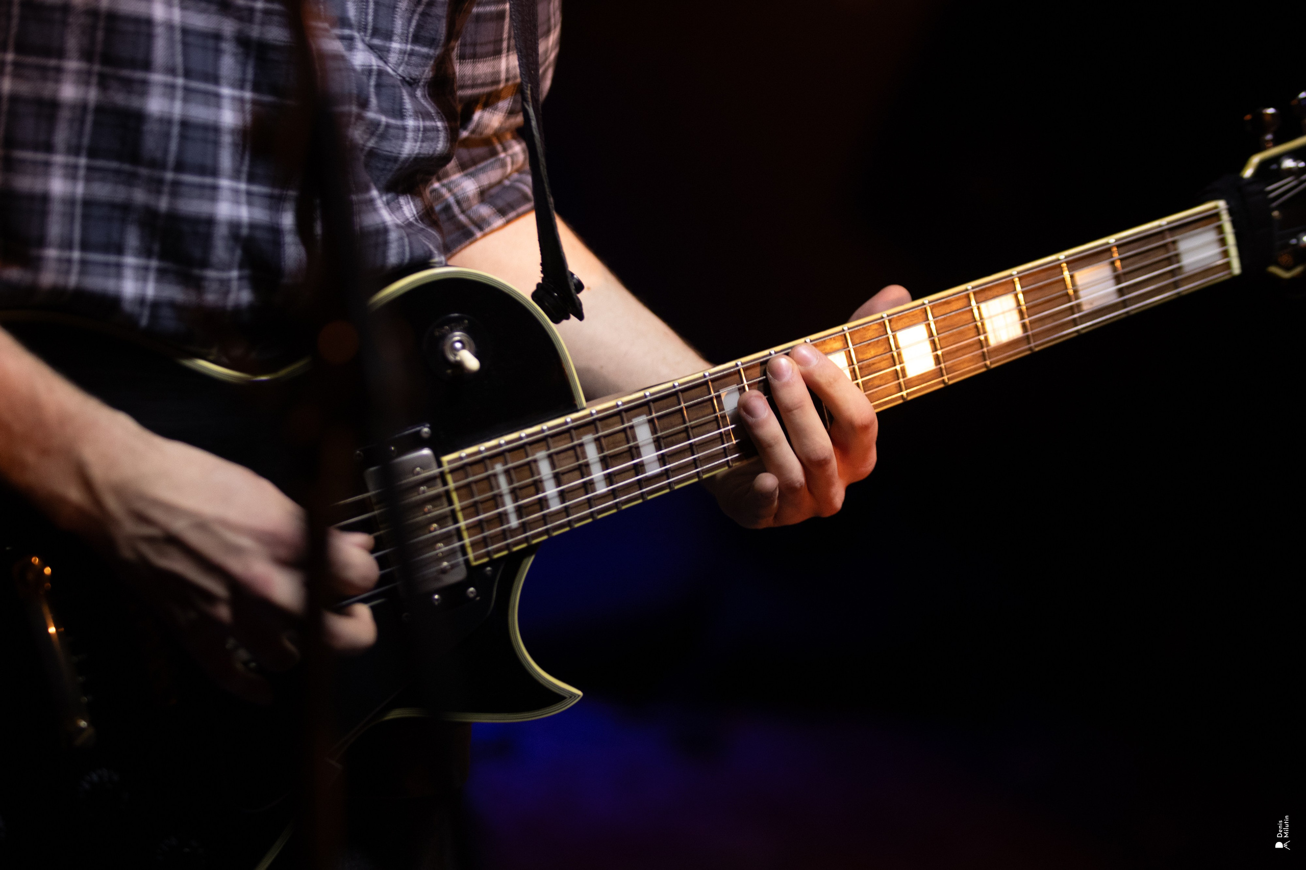 Рядом Ассенизаторы. Портретный фотограф Денис Милютин