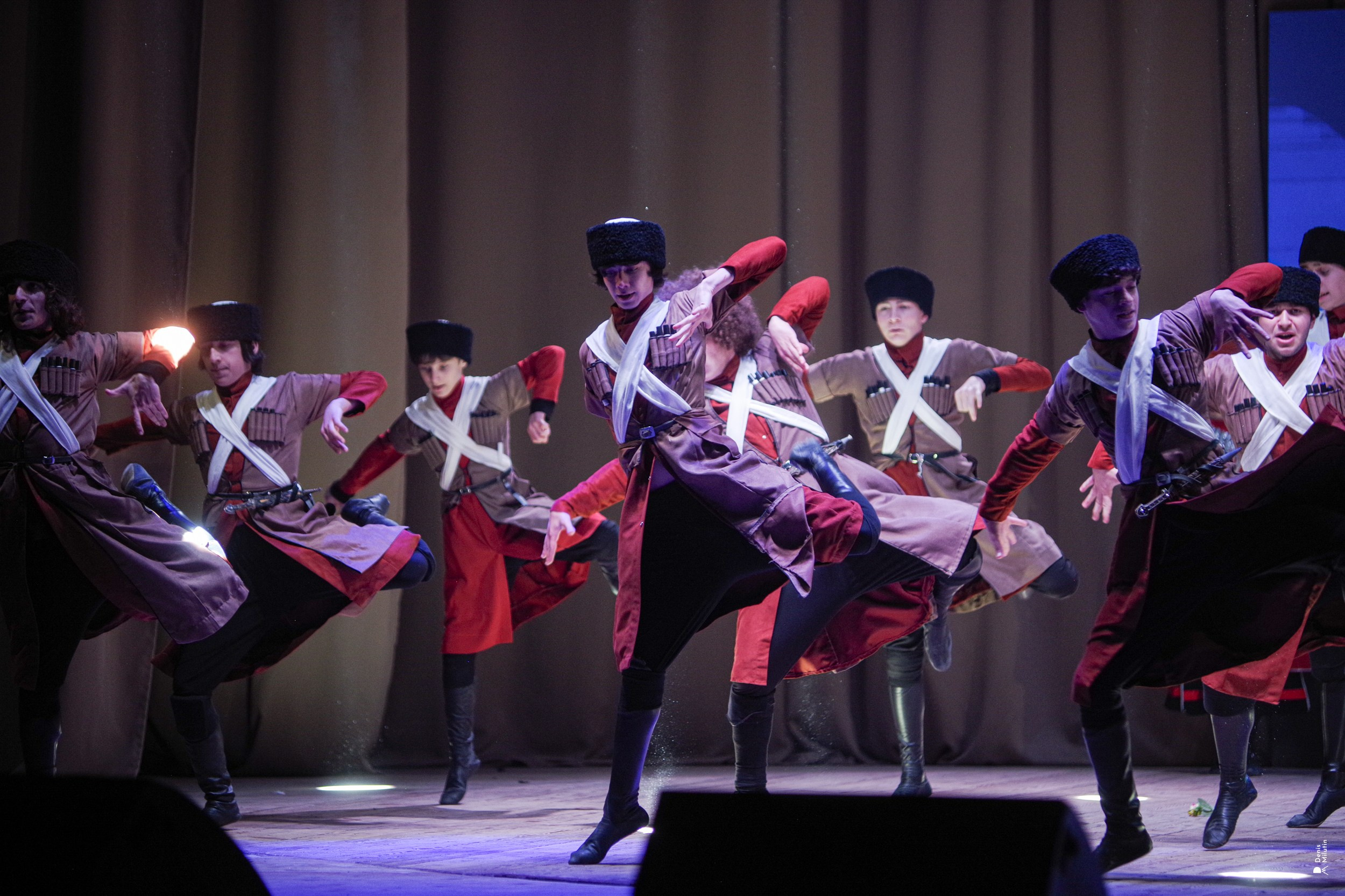 Танцы в Хоби. Портретный фотограф Денис Милютин