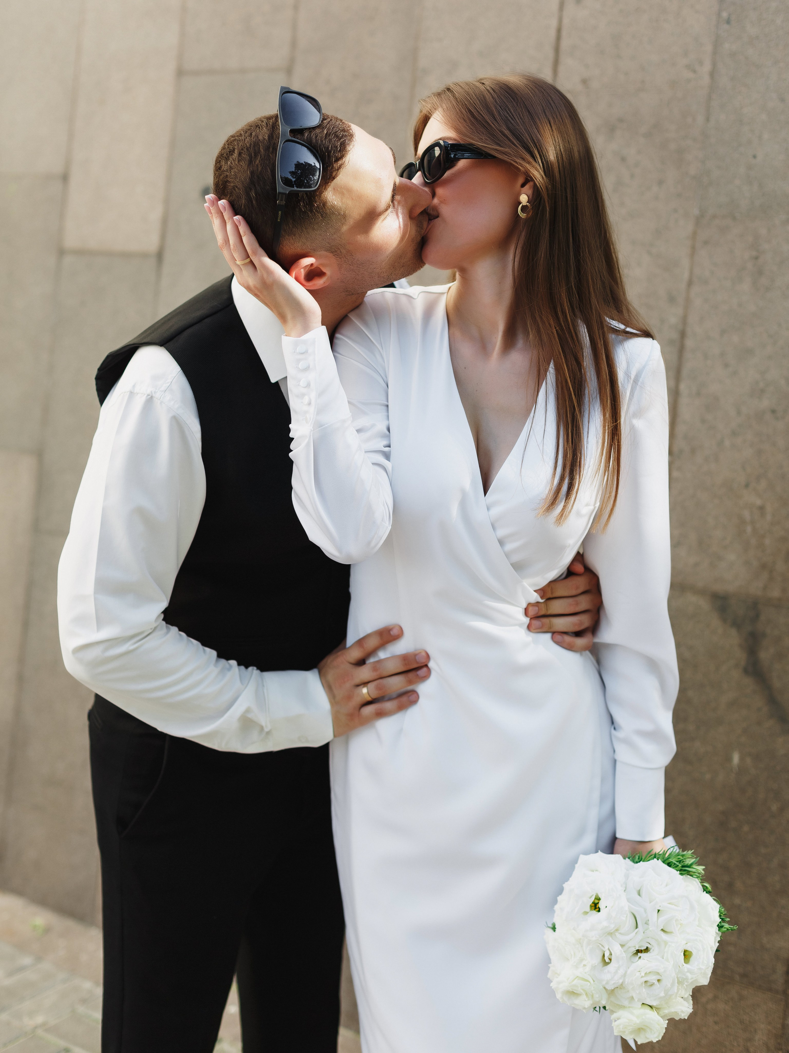 Свадебный фотограф Таганрог — фотосессия в центре города и банкет в коттедже «Виктория». Свадебный и семейный фотограф в Таганроге Бакарюк Антон