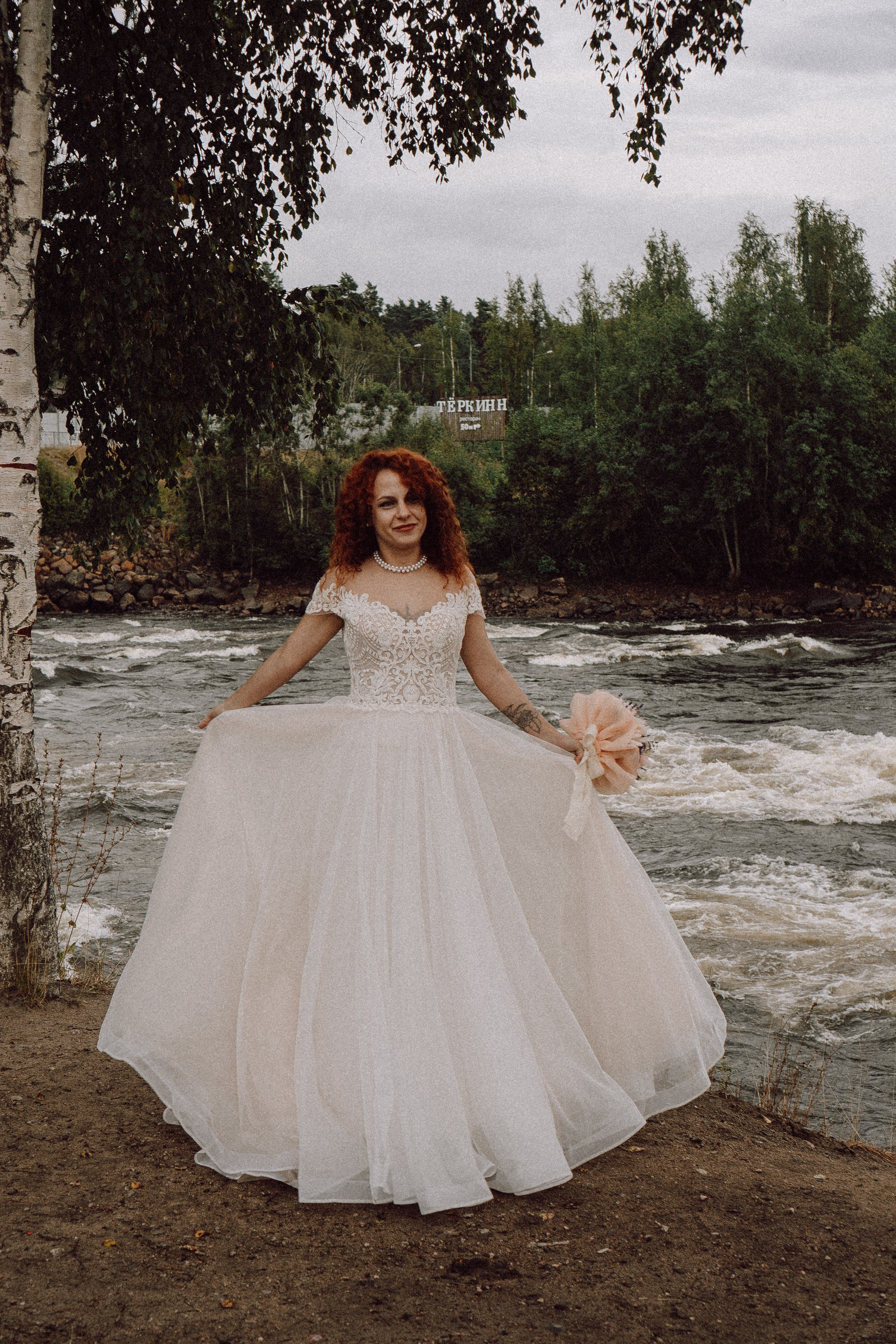 СВАДЕБНАЯ ФОТОСЕССИИЯ ПАРЫ В ГОРОДЕ ПРИОЗЕРСК В СОСНОВОМ ЛЕСУ И С ПИКАПОМ. Профессиональный фотограф, Санкт-Петербург — Виктория Богомолова