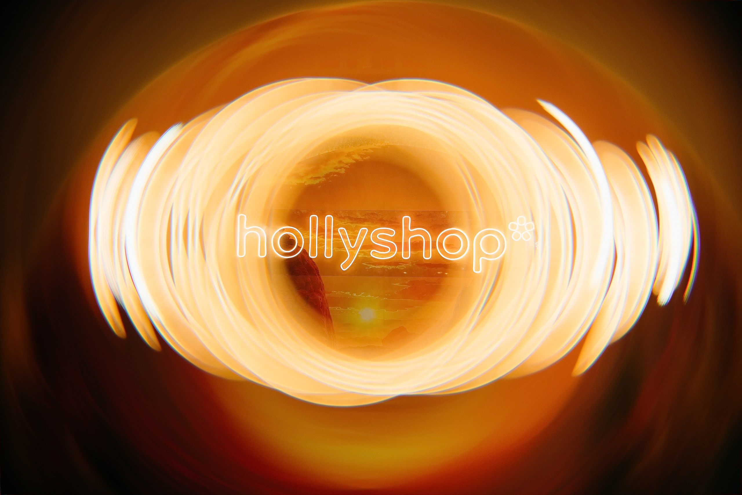 HOLLYSHOP 12 ЛЕТ. Профессиональный фотограф и оператор в Москве — Максим Проценко