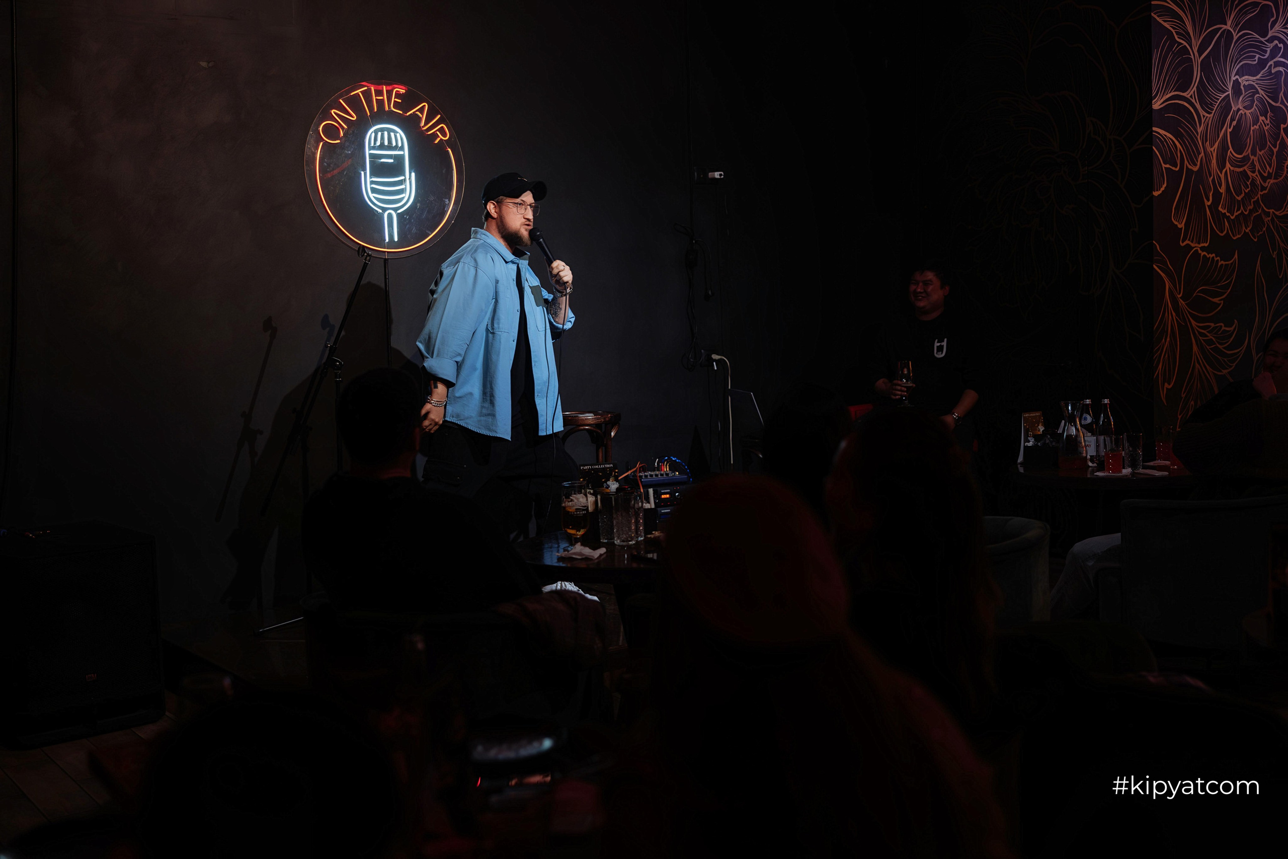 Сольный стендап концерт Александра Меркуль