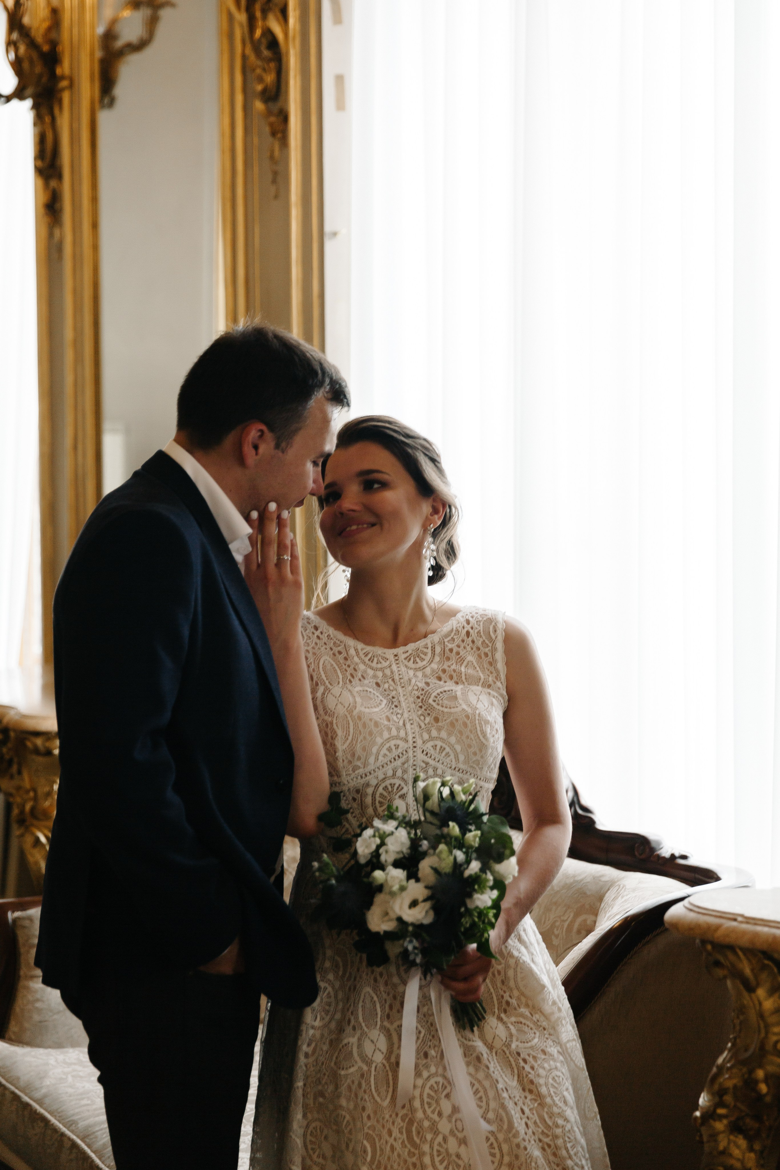 ДВОРЕЦ № 1 | Июль, Исаакиевская площадь. Свадебный фотограф в Санкт-Петербурге Полина Корзухина