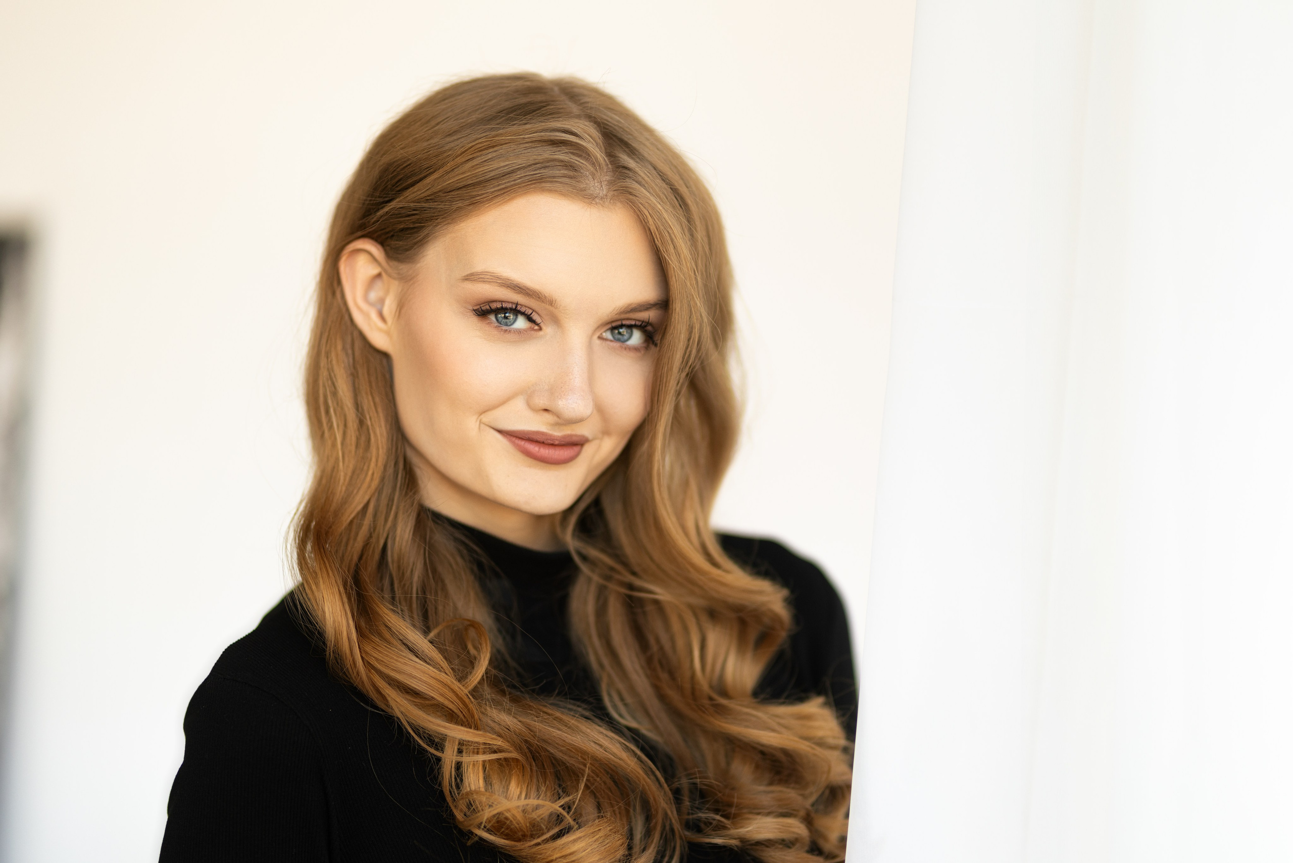 Студийная съемка с Викторией в интерьере в формате для «себя». Дмитрий Шульгин, портретный фотограф в Воронеже