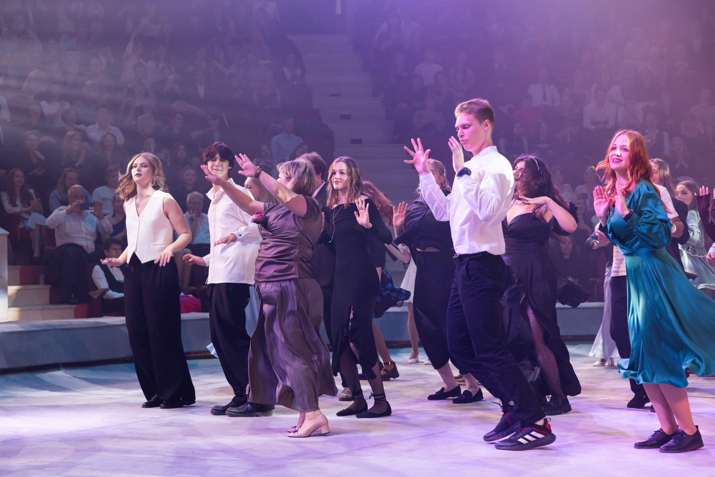 Городской бал выпускников (24 июня 2025). Репортажный фотограф Алексей Пирязев