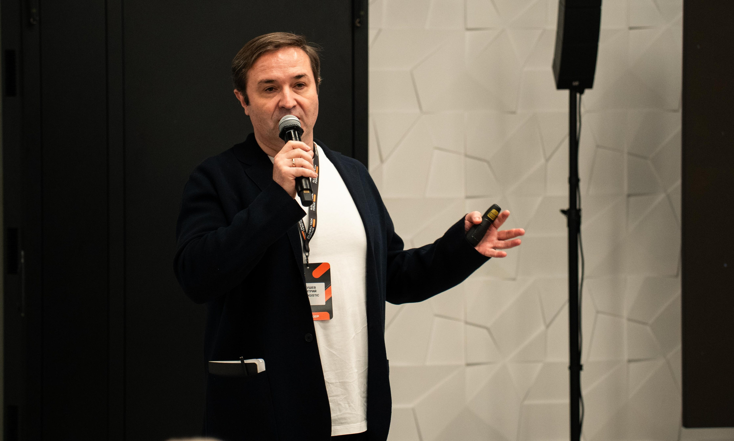 Global Tech Forum 27.03.2026. Коммерческий и художественный фотограф и видеограф в Москве Арсений Тургенев