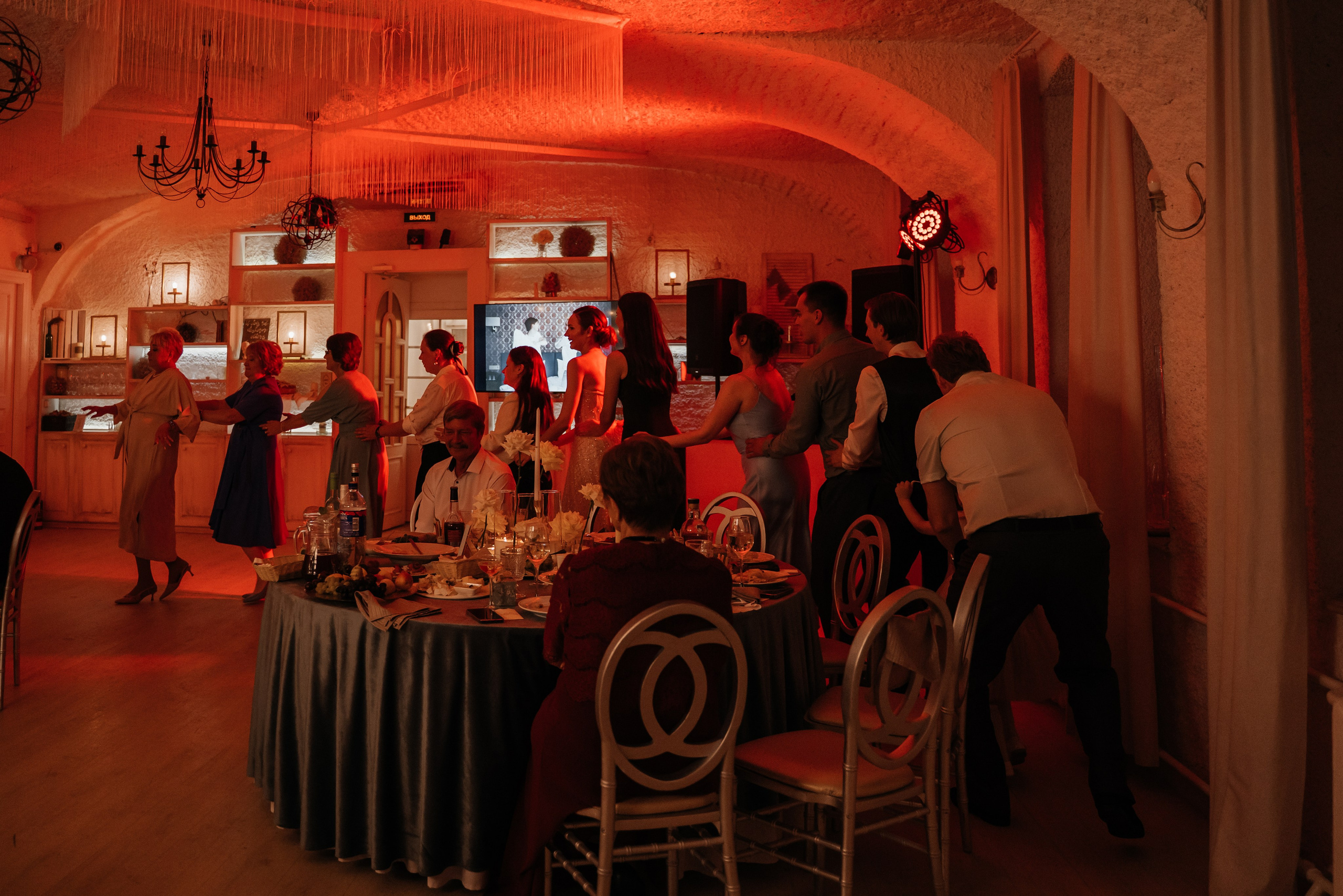 Wedding «A long walk». Свадебные фотограф и видеограф Наталья и Анатолий Новиковы СПб