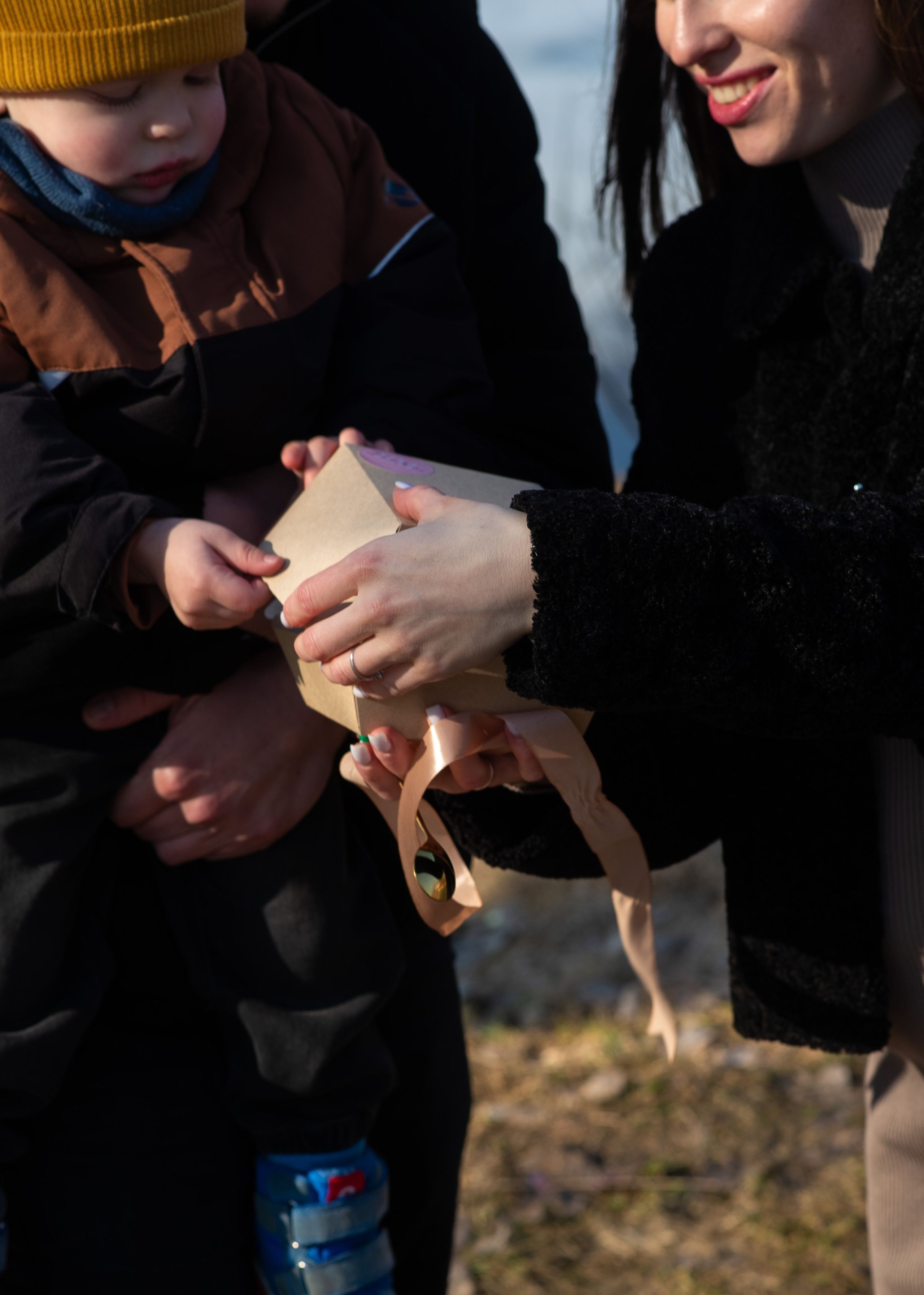 Екатерина, Артем и Родион. Семейный фотограф на выписку из роддома и крещение Минск Настя Гришук