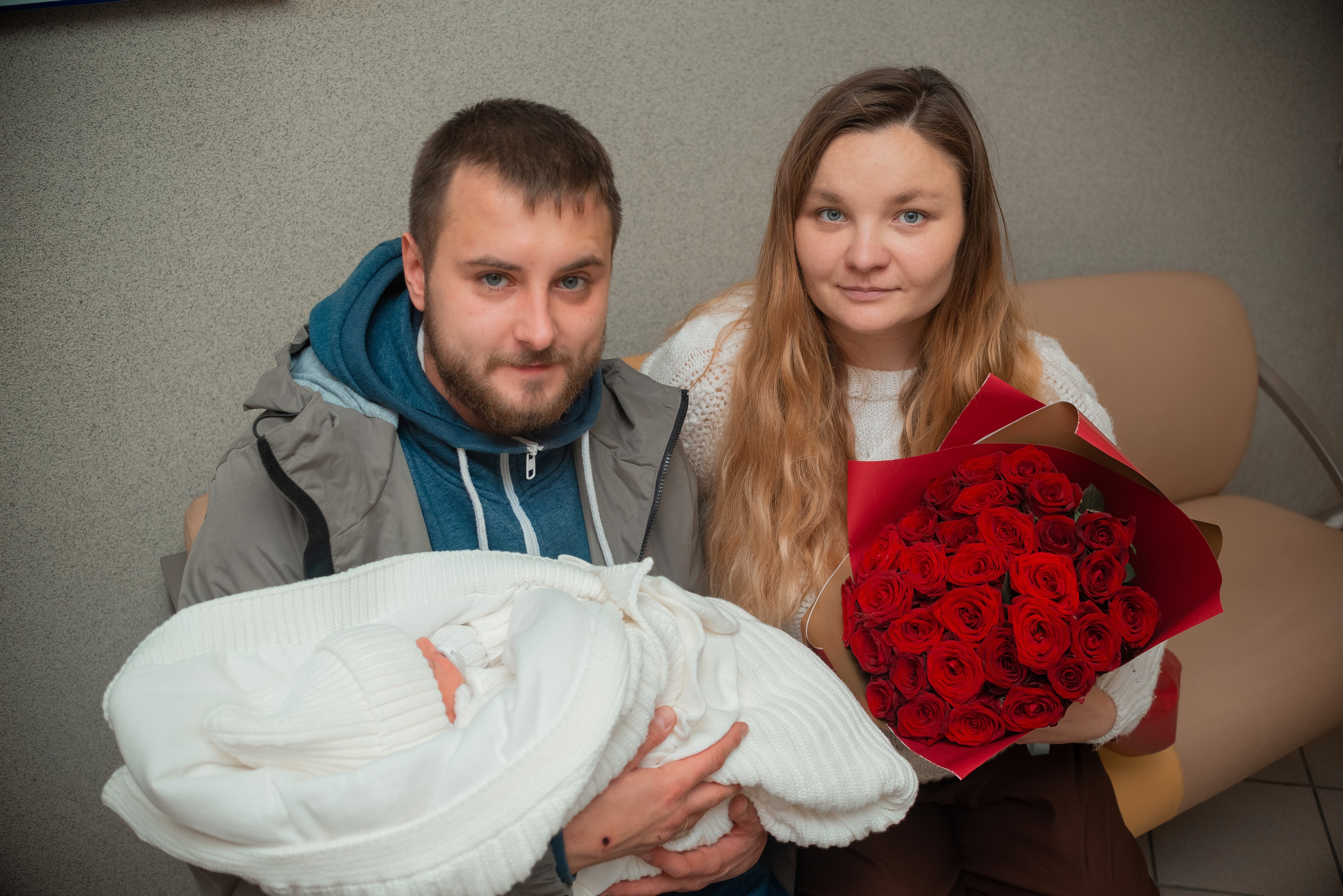 Выписка Натальи МиД. Семейный фотограф на выписку из роддома и крещение Минск Настя Гришук