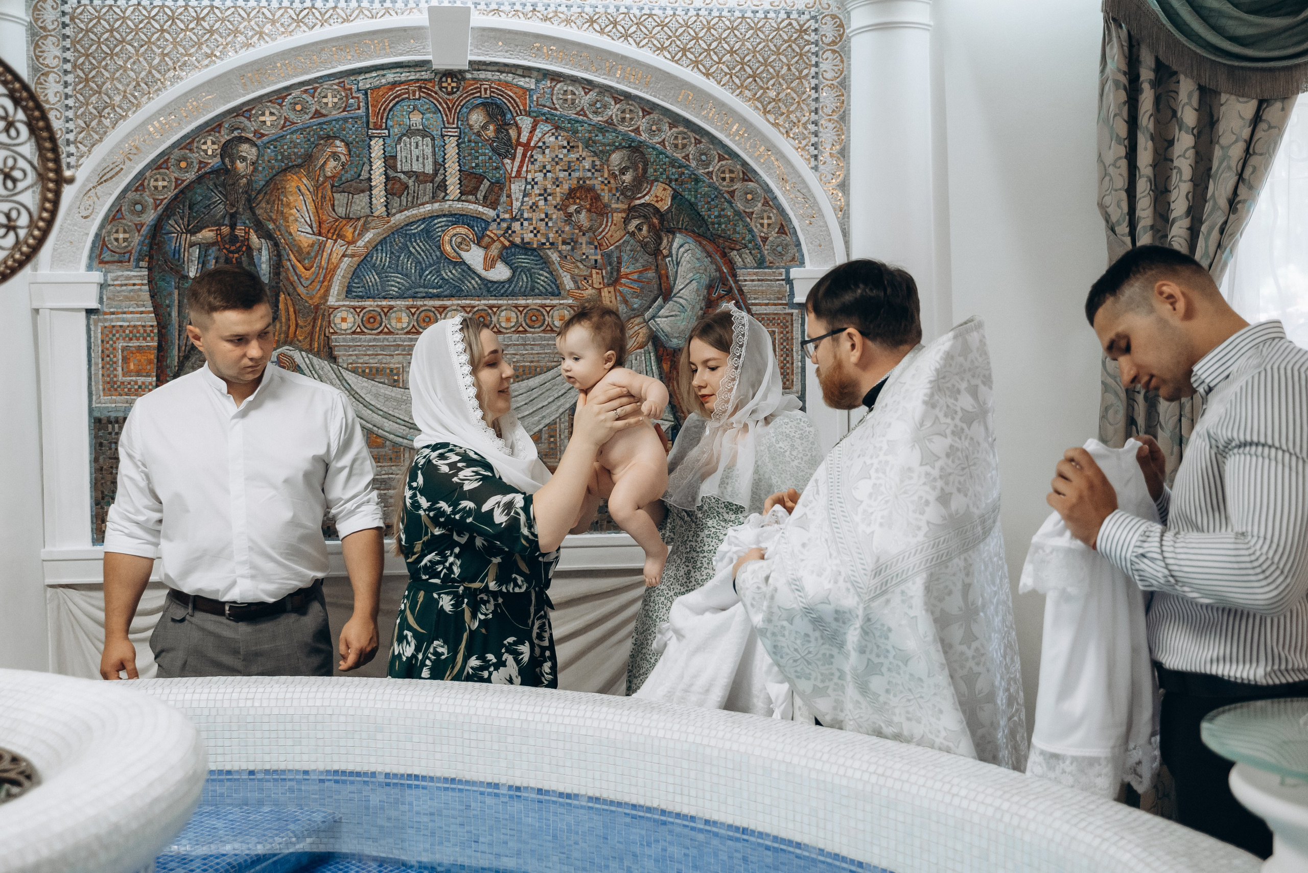 Крещение Варюши (Храм Святой Живоначальной Троицы). Семейный фотограф в Минске Дарья Дреко