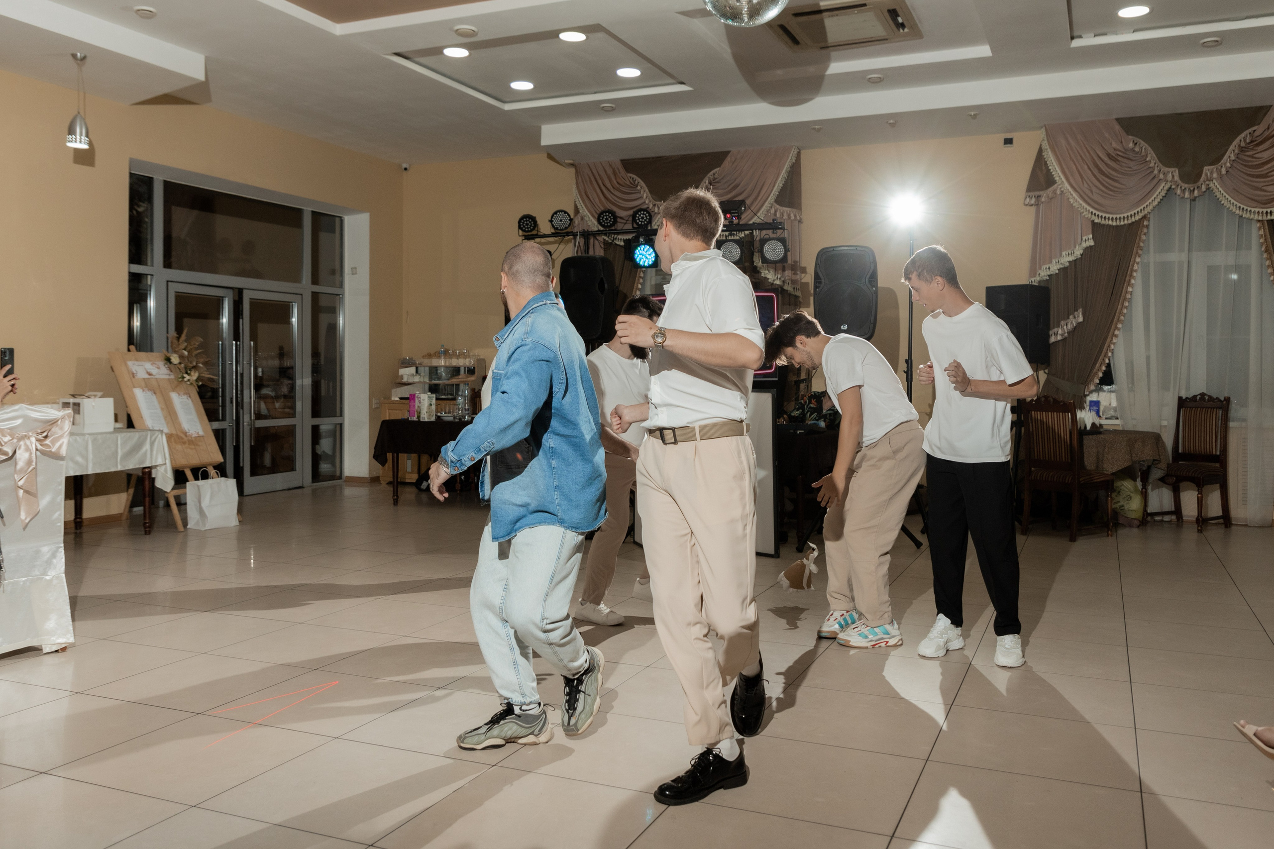 Роман и Александра (банкет). Свадебный фотограф Ангелина Сунгатулина | Саратов | Балаково | Вольск