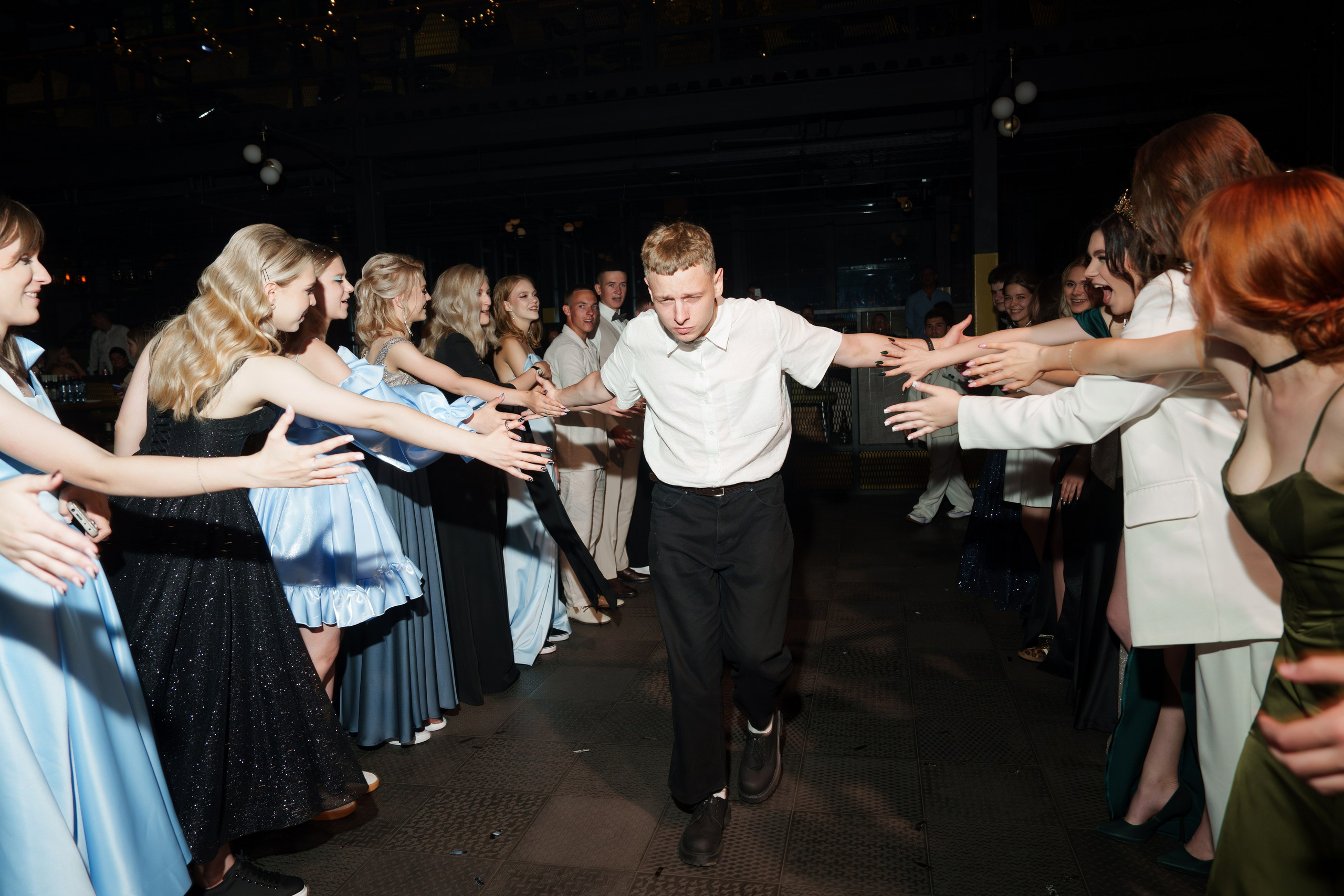 Выпускной лицея 27 (вечеринка). Свадебный и репортажный фотограф Элина Козырьянова