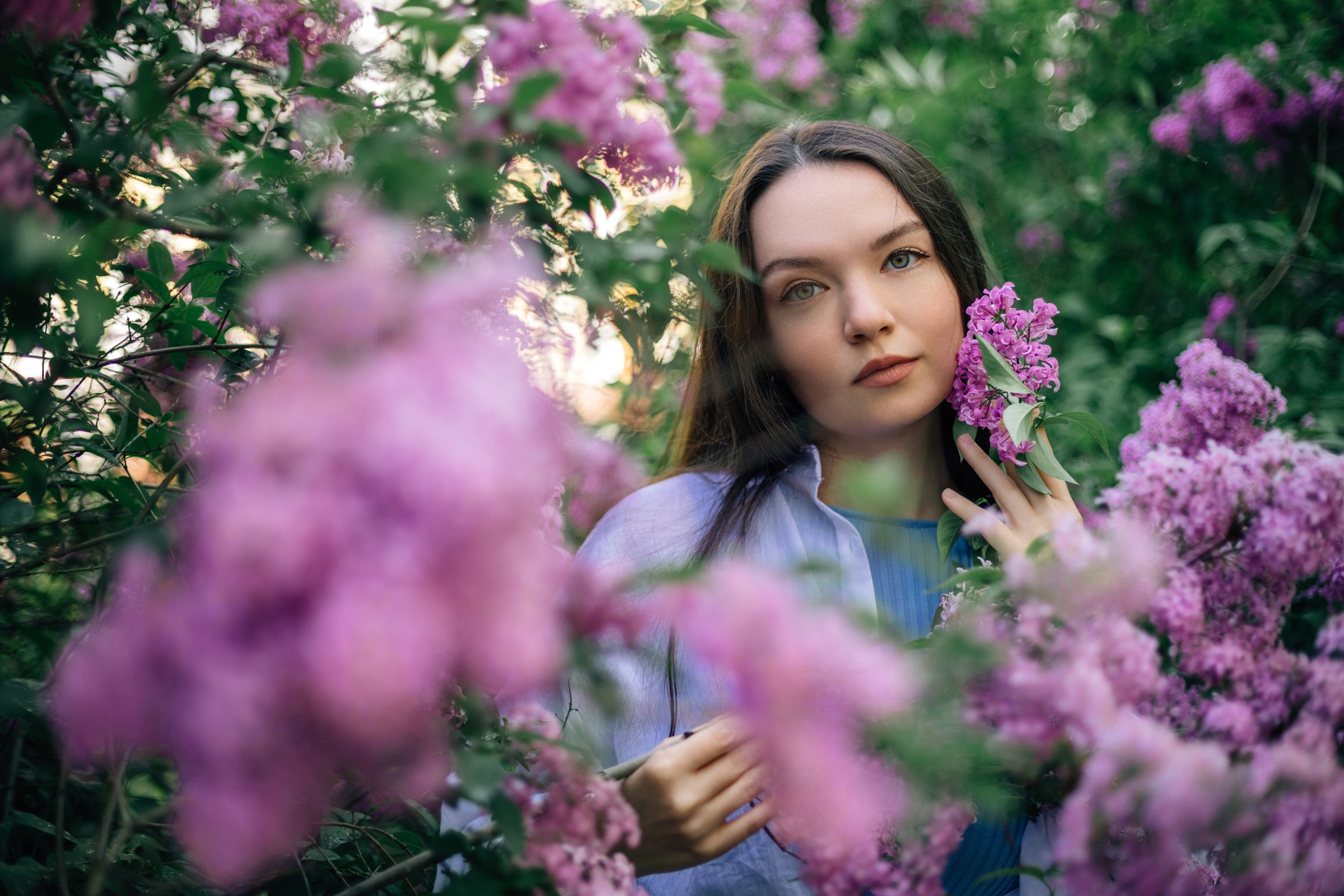 Смазы сирени. Екатерина. Июнь 2025. Фотограф Пермь. Свадьбы. Семья и дети, школа, д. сад. Фотокниги