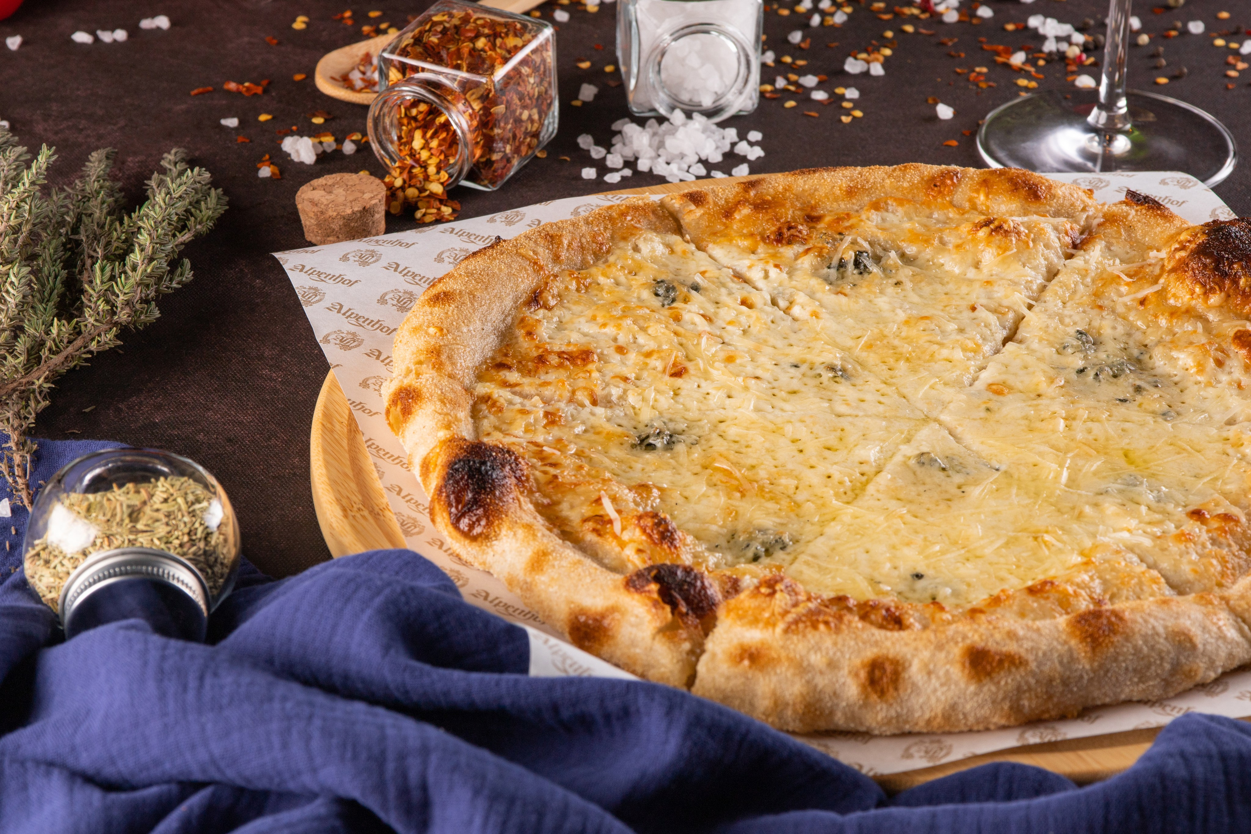 Фотографии пиццы в Астане. Рекламный фуд фотограф и видеограф в Астане Алина Лысенко