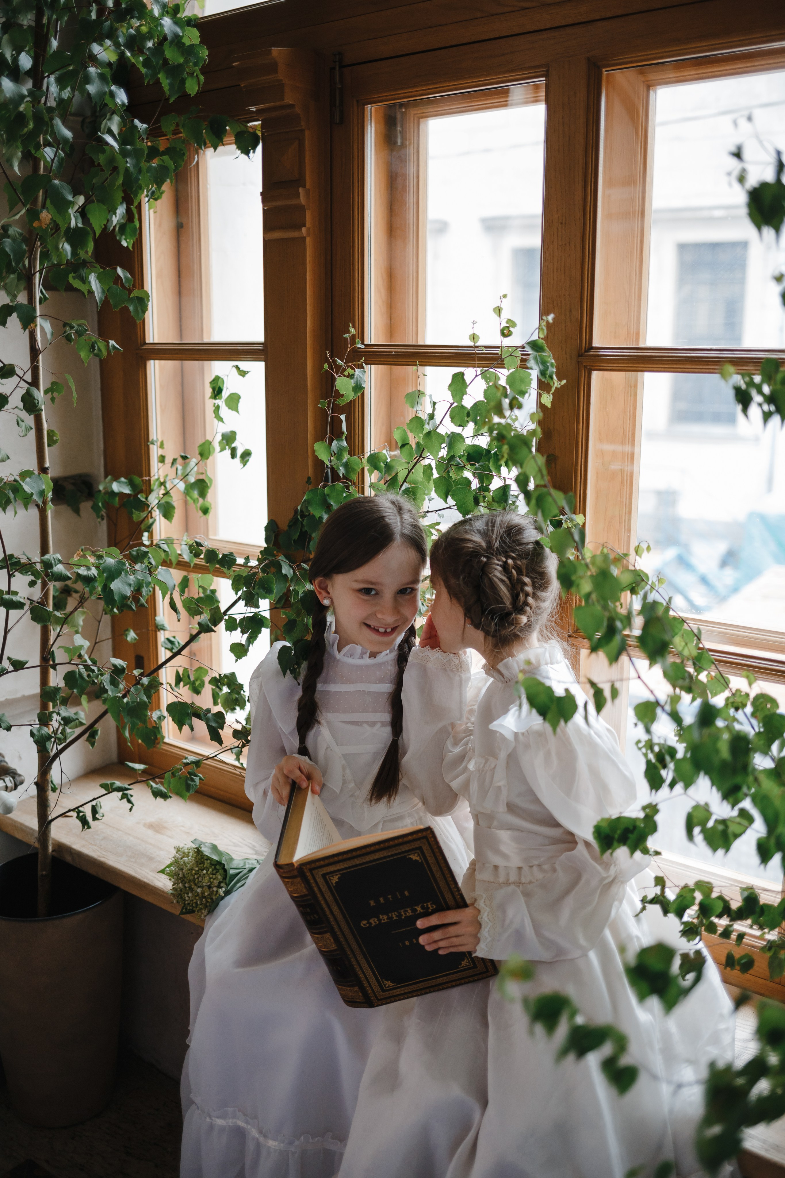 Съемка в Церкви священномученика Антипы на Колымажном дворе. Семейный фотограф Николаева Ольга