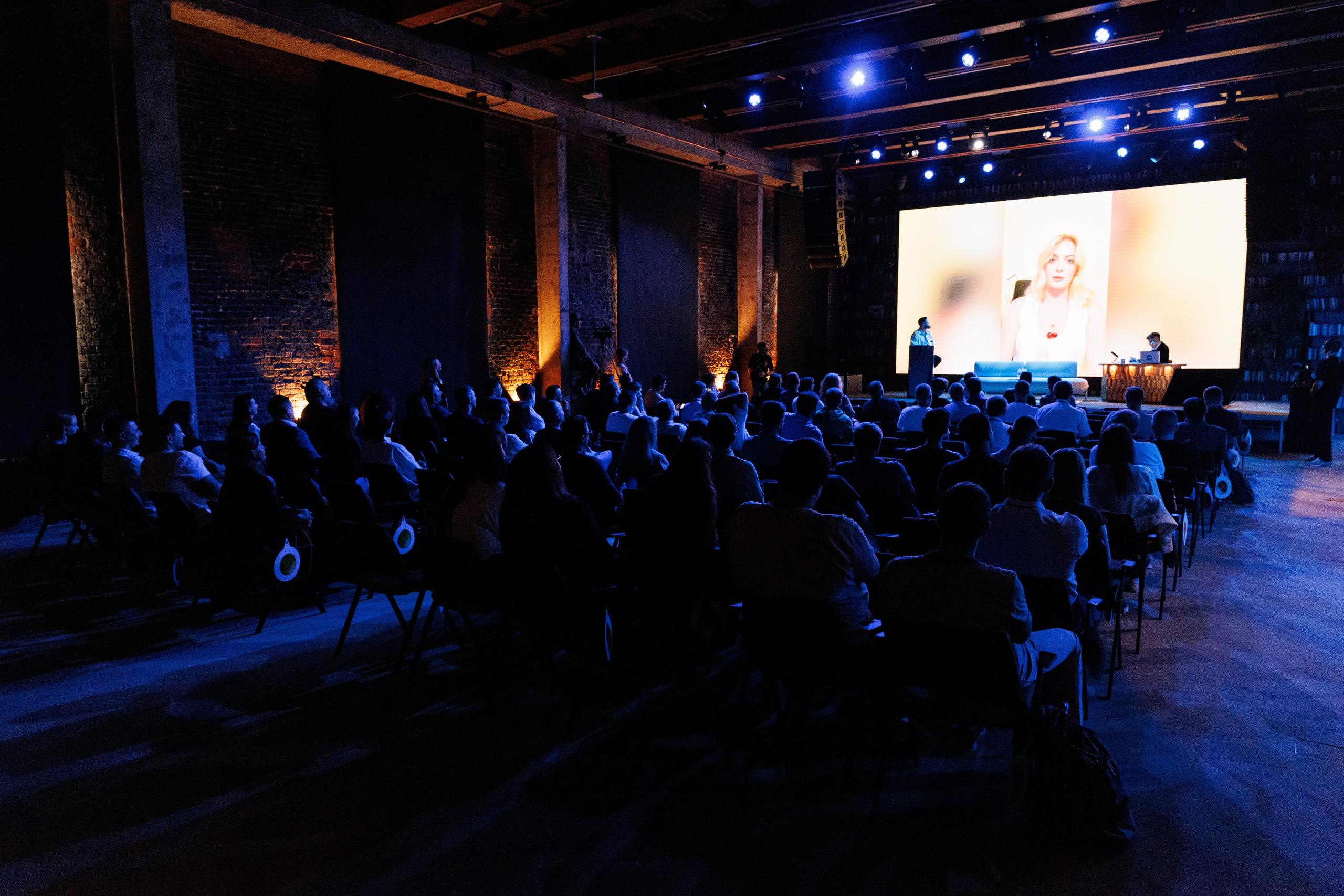 Контур Talk. Репортажный Фотограф в Москве Юра Гушан