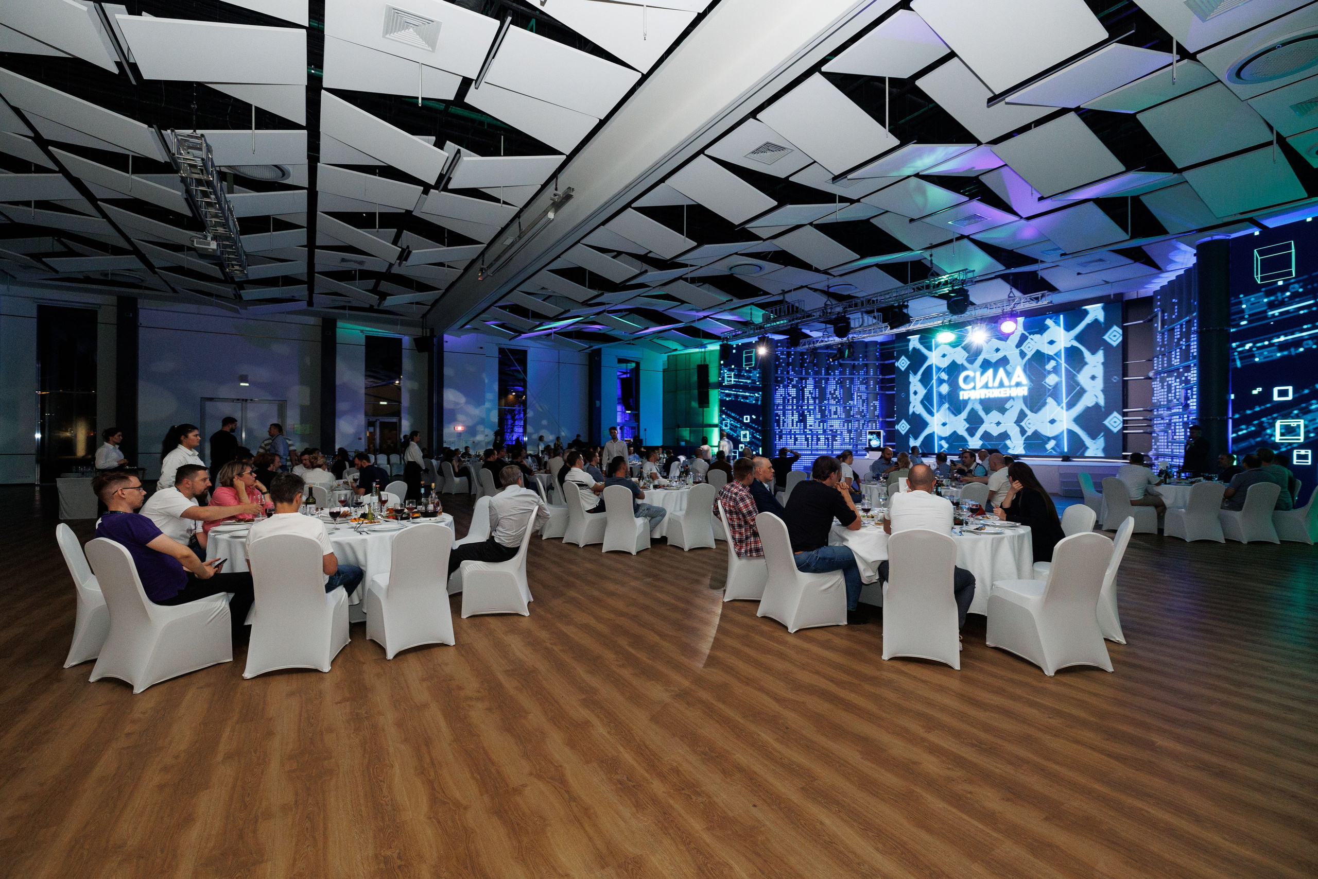 Сила Притяжения. Репортажный Фотограф в Москве Юра Гушан