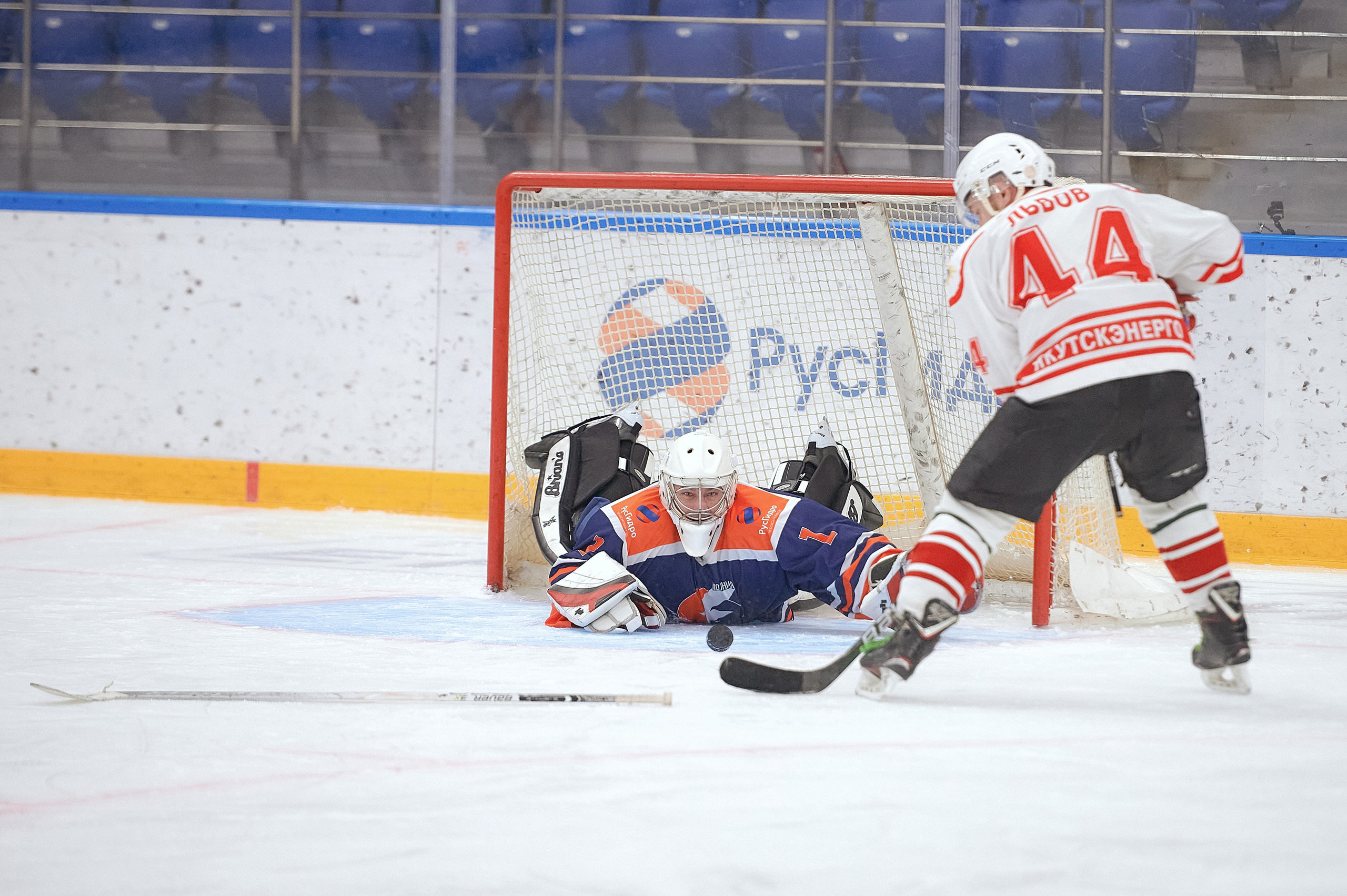Портфолио репортажной фотосъёмки: Кристалл арена — Хоккей — РусГидро. Фотограф Яковлев Роман — Красноярск