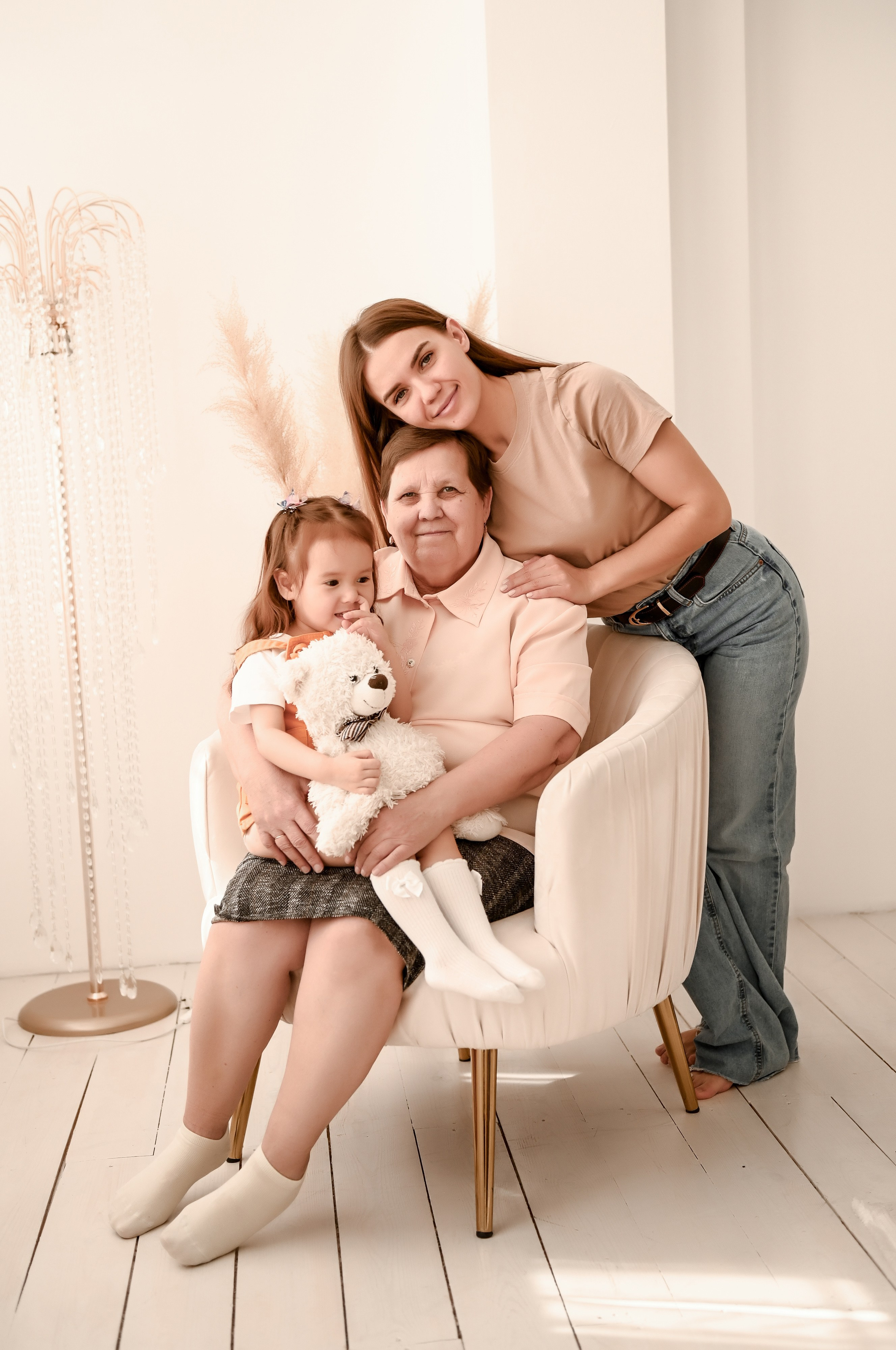 Семейная студийная  фотосессия 2. Свадебный, семейный, детский, контент фотограф в Омске Максим Ильин