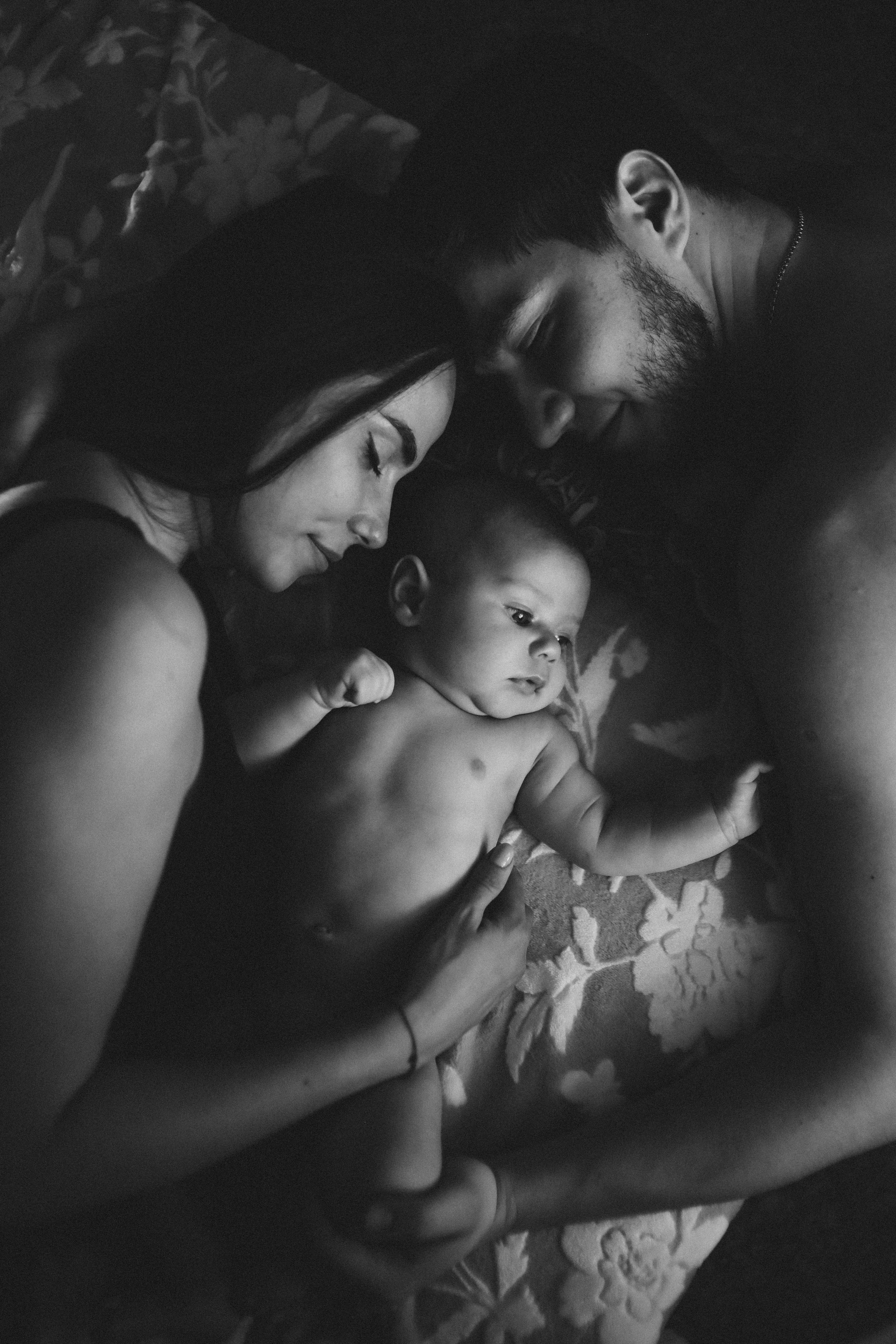 Мама, папа, я и 2 хвоста. Фотограф Новый Уренгой I Ньюборн I Фотограф материнства I ЯНАО