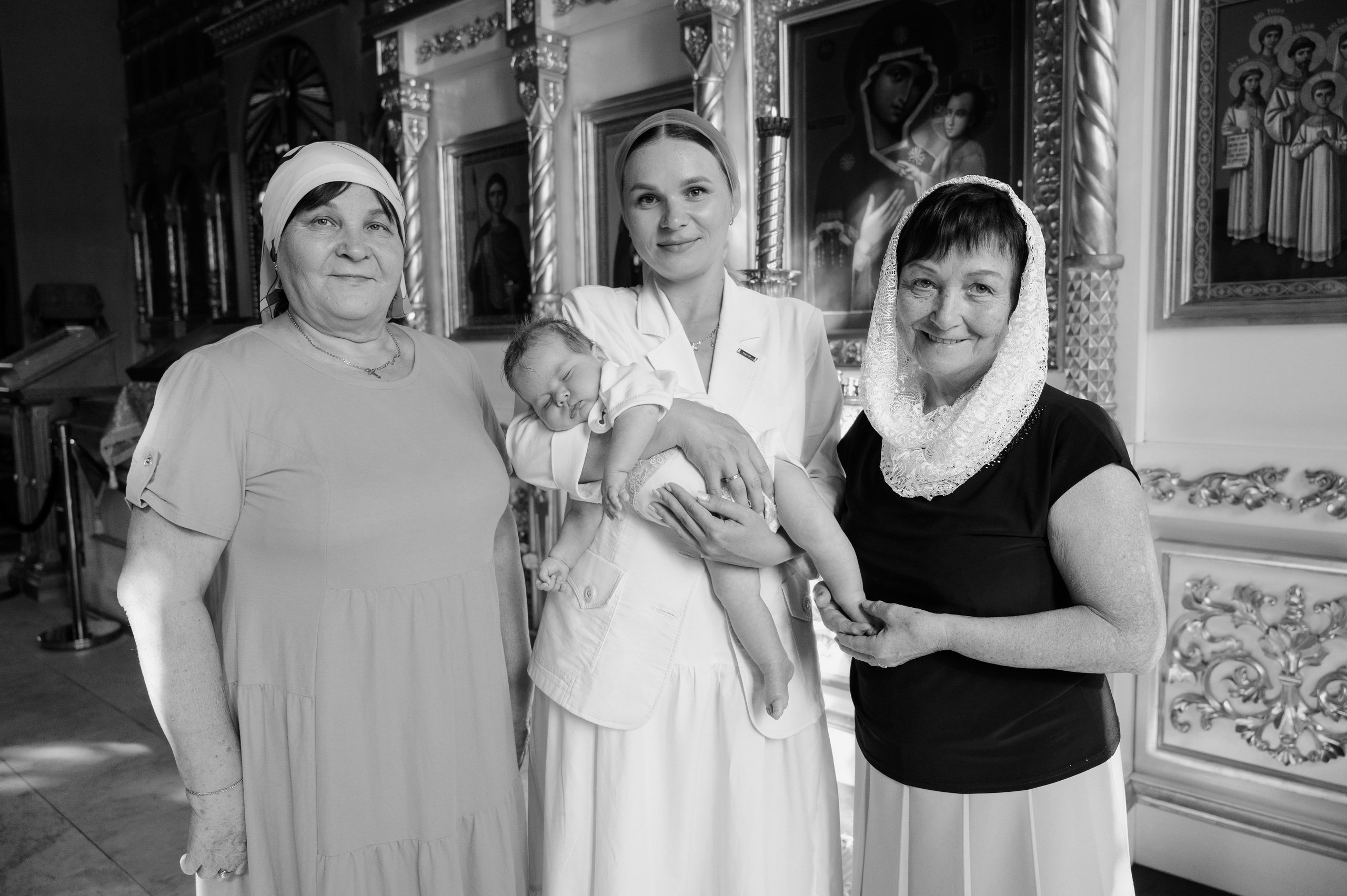 Церковь Рождества Христова на Средней Рогатке. Крещение Златы. Фотограф на роды СПБ Юлия Герасимова