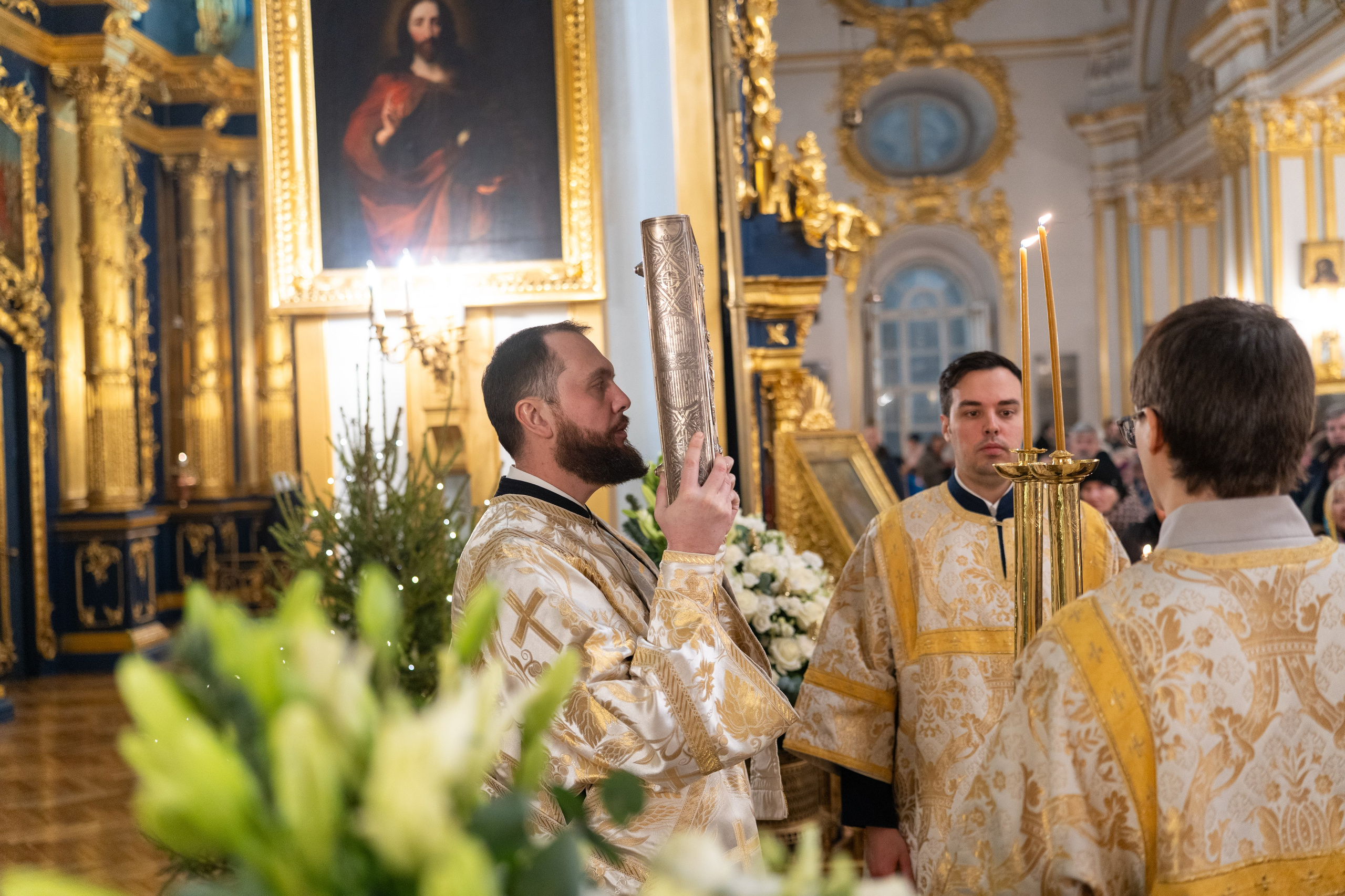 Праздничное бдение в Николо-Богоявленском морском соборе. НИКОЛО-БОГОЯВЛЕНСКИЙ МОРСКОЙ СОБОР