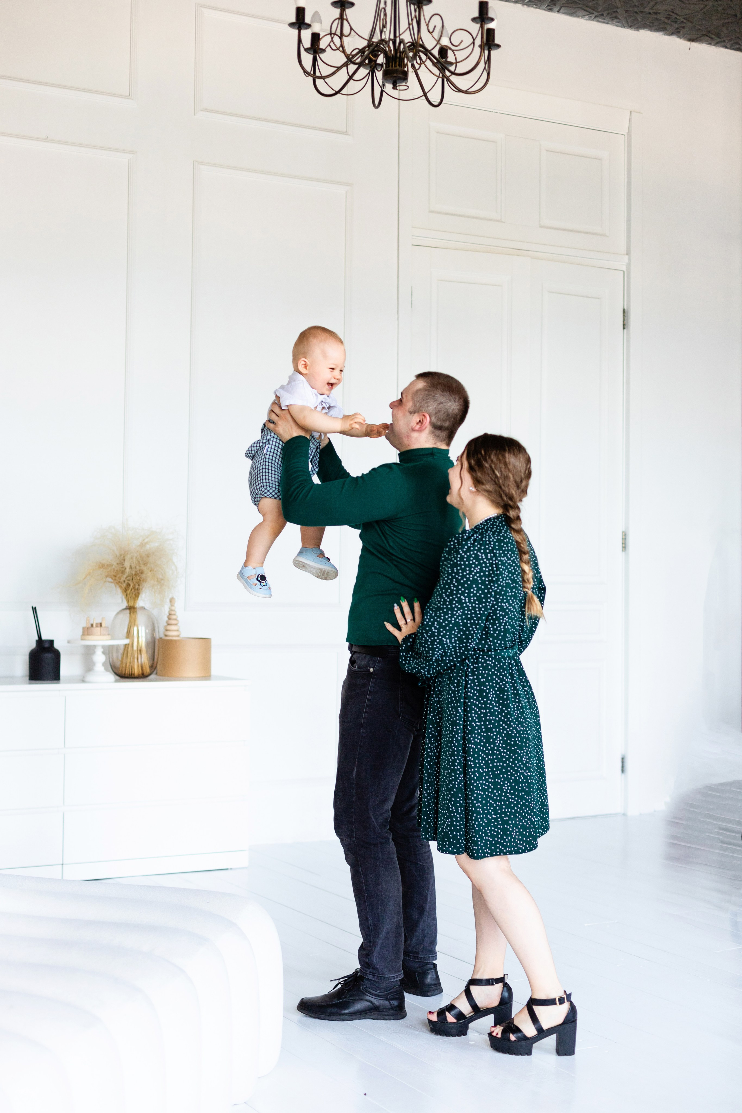 Семейные студийные фотосъемки. Семейный фотограф в Красноярске Наталья Алина