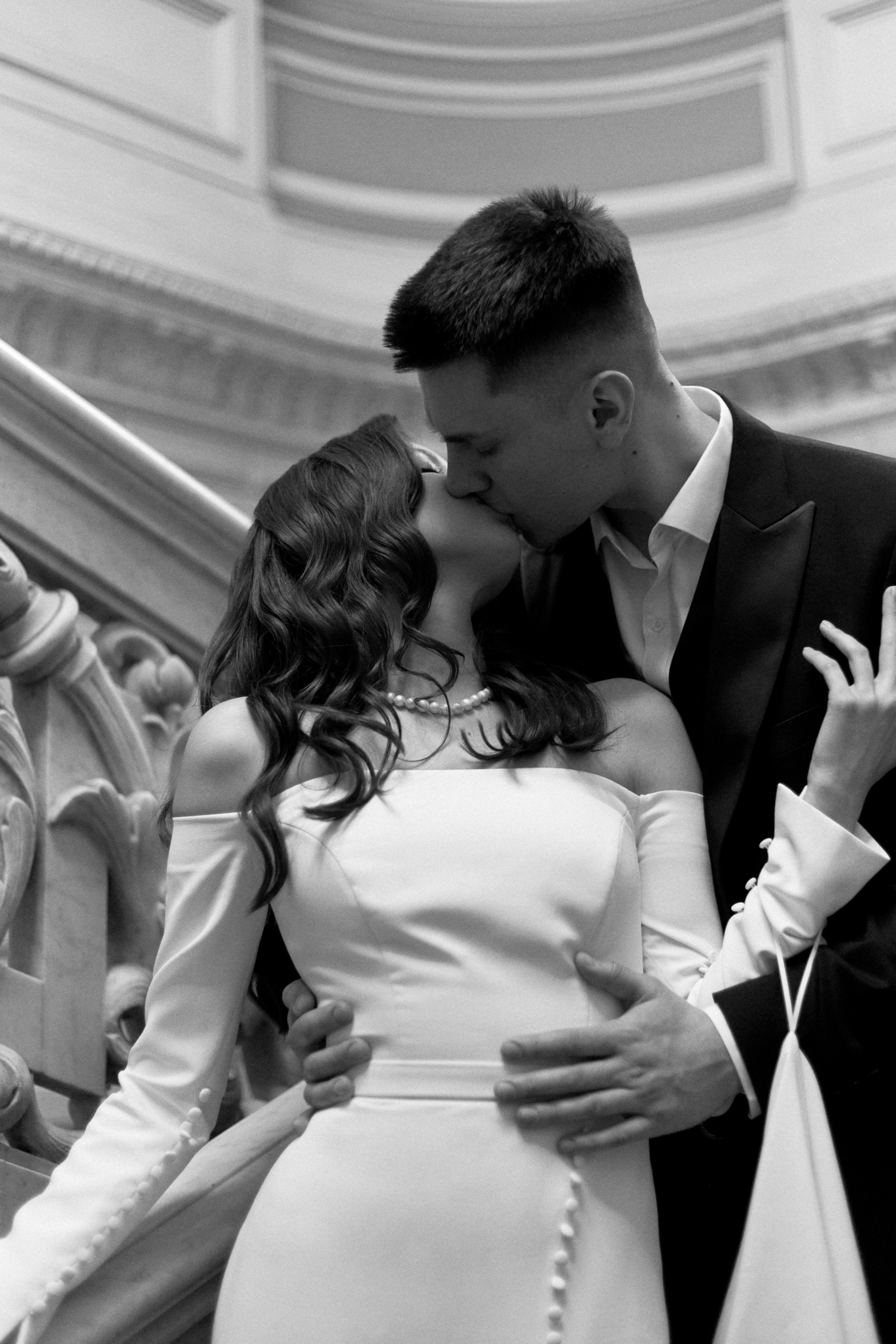 Свадебная фотосессия в Дворце Бракосочетания № 1. Сестры Карабаза. Фотографы и ретушеры в Москве и Санкт-Петербурге