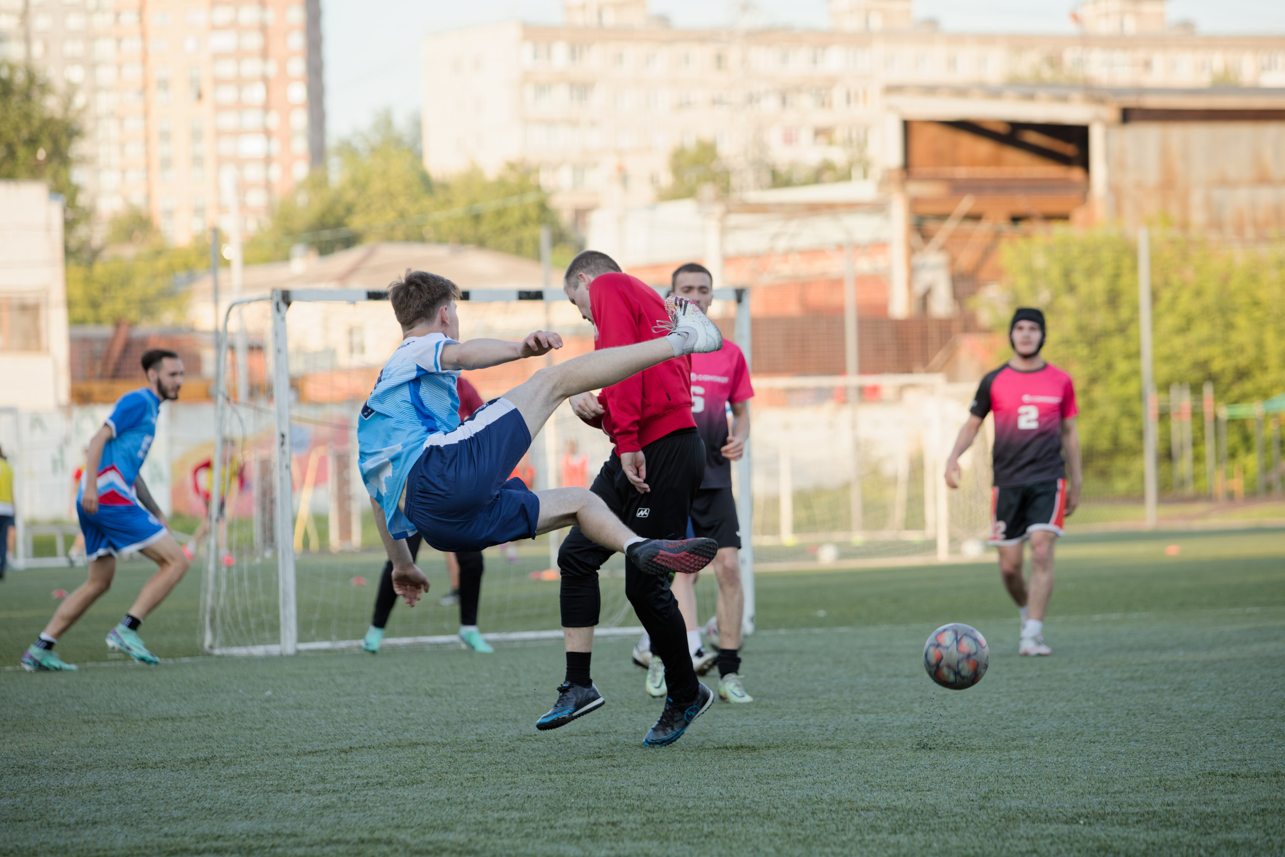 Любительская футбольная лига. Самокат-крылья. 25.06.2025. Репортажный и спортивный фотограф в г. Пермь Зильберг Павел