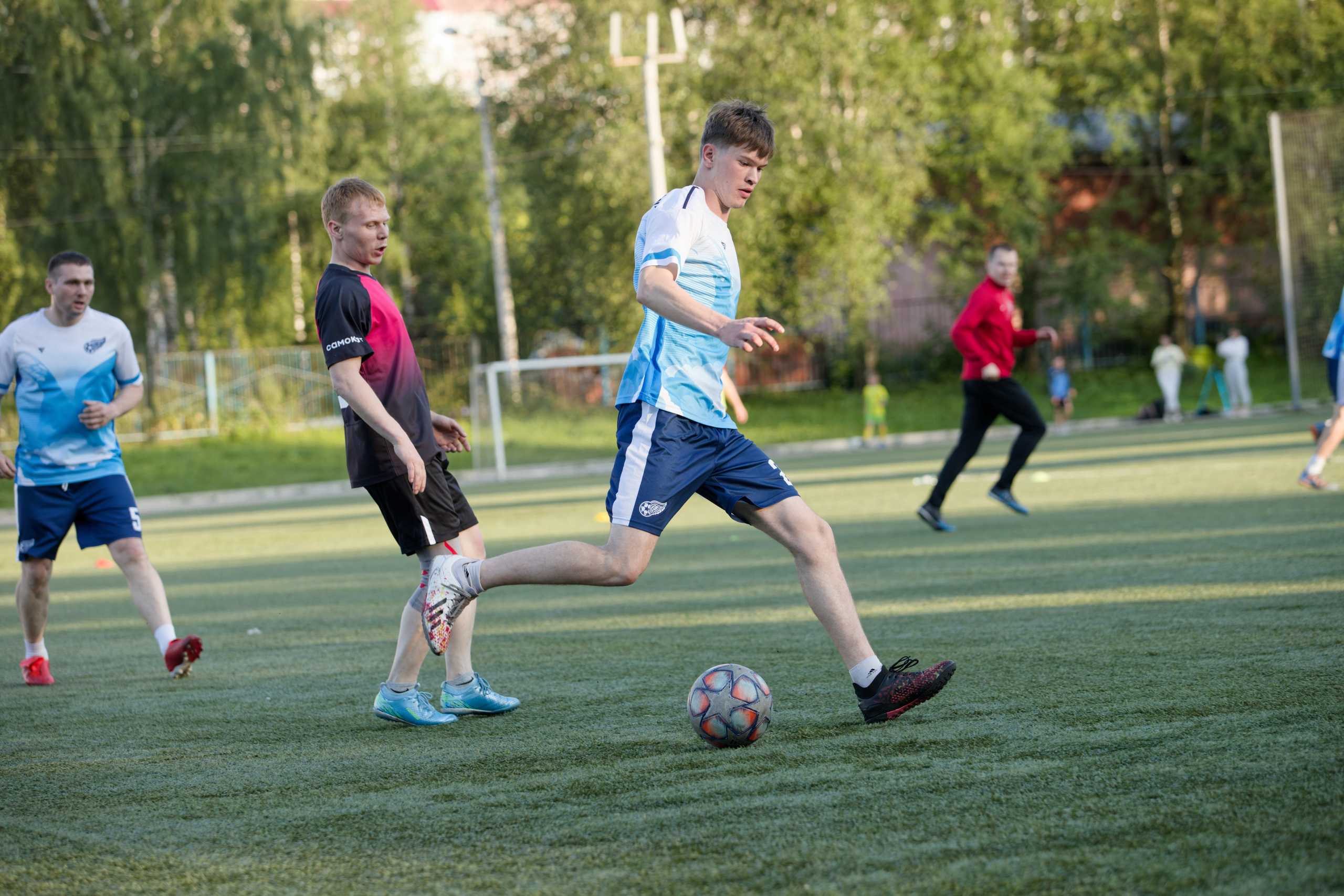 Любительская футбольная лига. Самокат-крылья. 25.06.2025. Репортажный и спортивный фотограф в г. Пермь Зильберг Павел