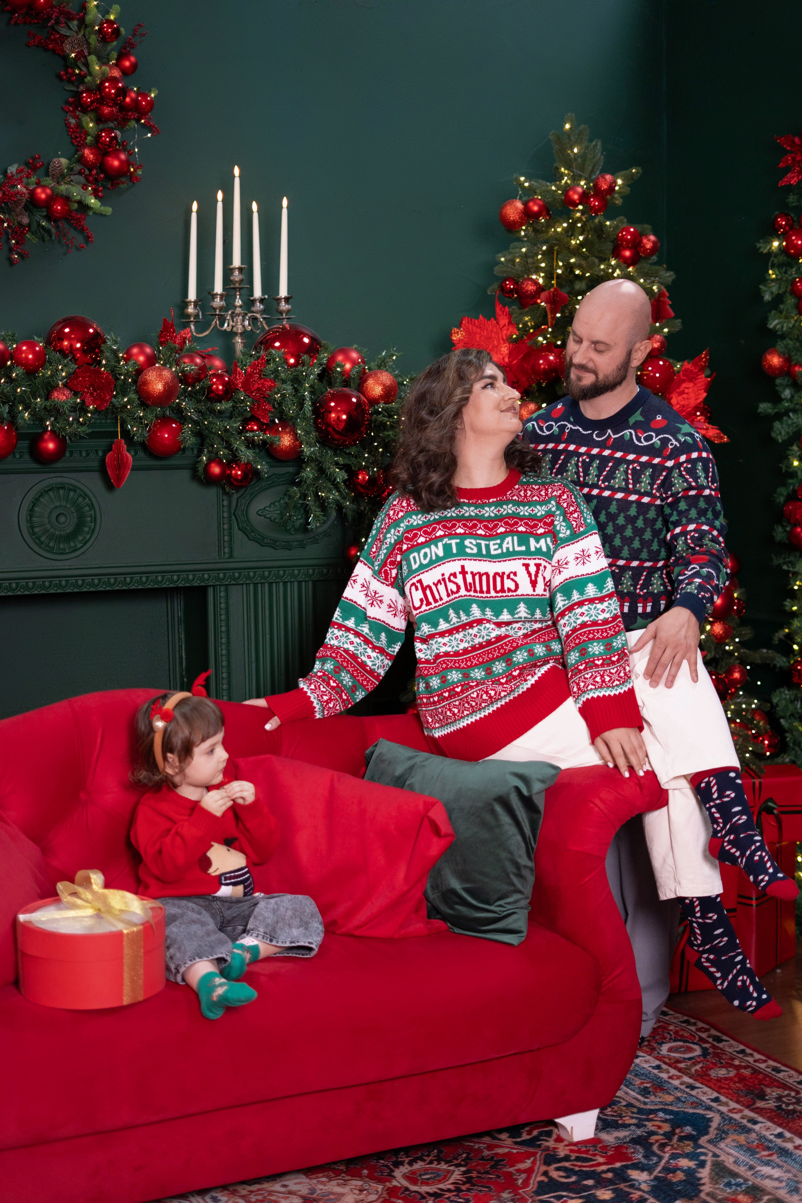 Семейная съемка в новогоднем интерьере. Профессиональный Фотограф в Сочи Марина Ситкина