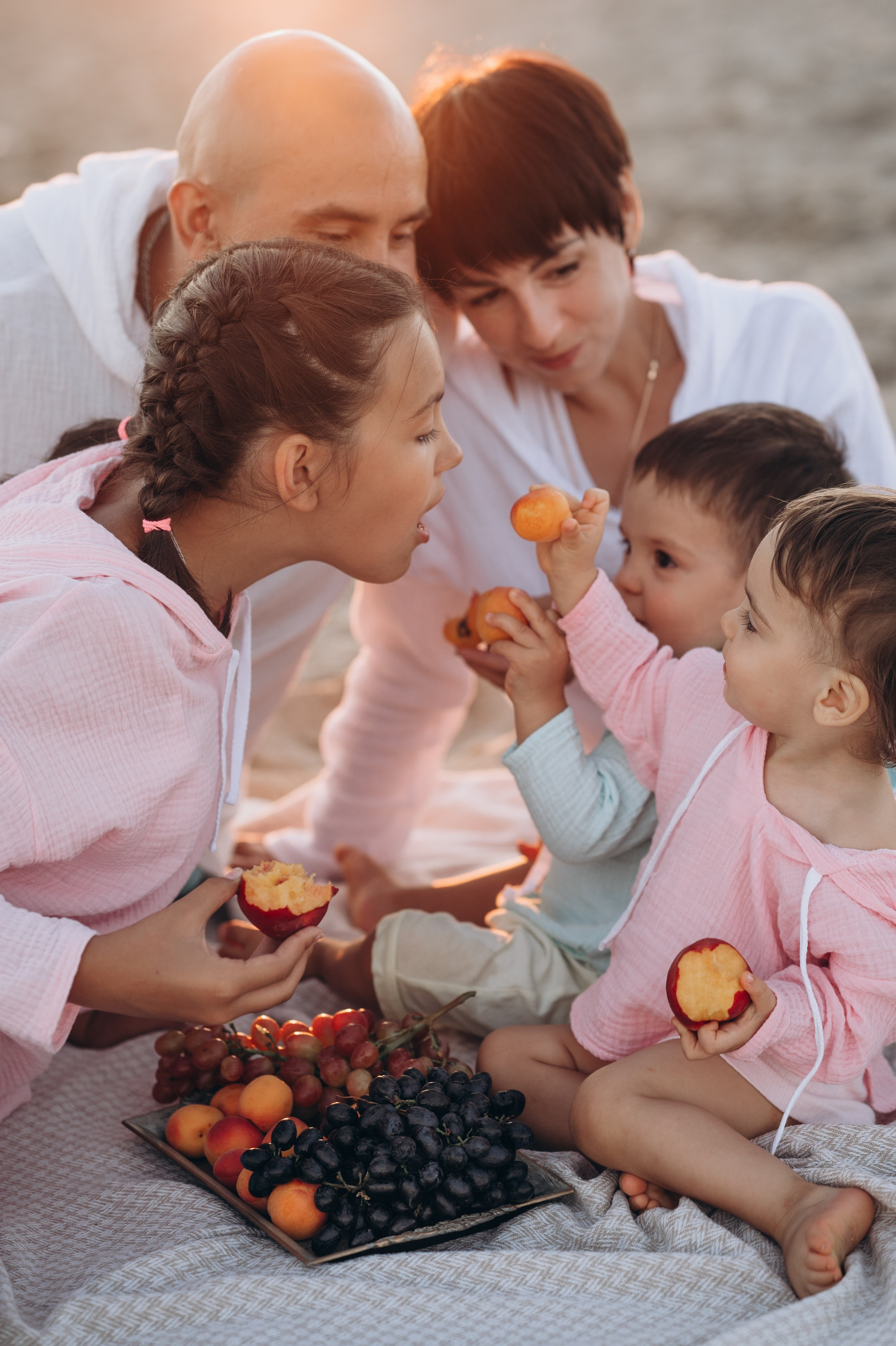 Василий, Элла, Женя, Артем и Вера. Фотограф Горбенко Анна