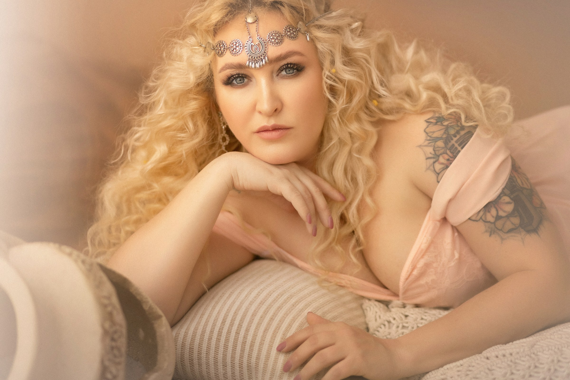  фотосессия для полных девушек, фотосессия для девушек плюс сайз, фотосессия для девушек XXl