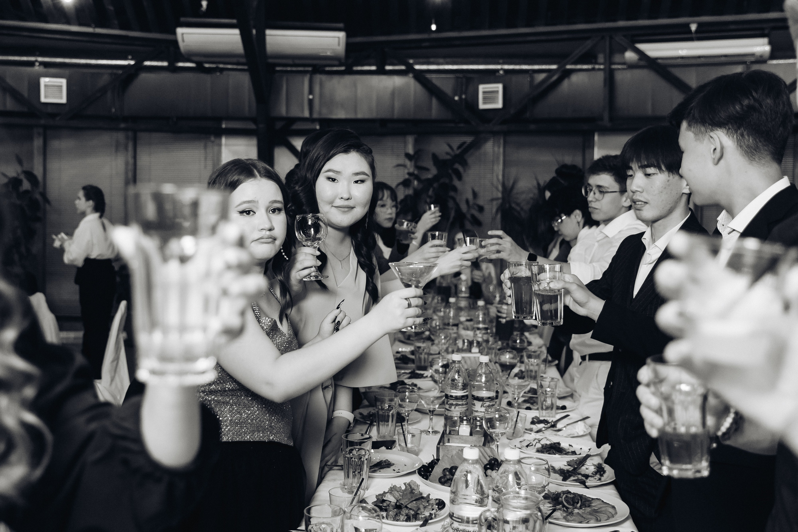 Выпускной вечер. 49 школа. Баран на корове. Свадебный и семейный фотограф в Улан-Удэ