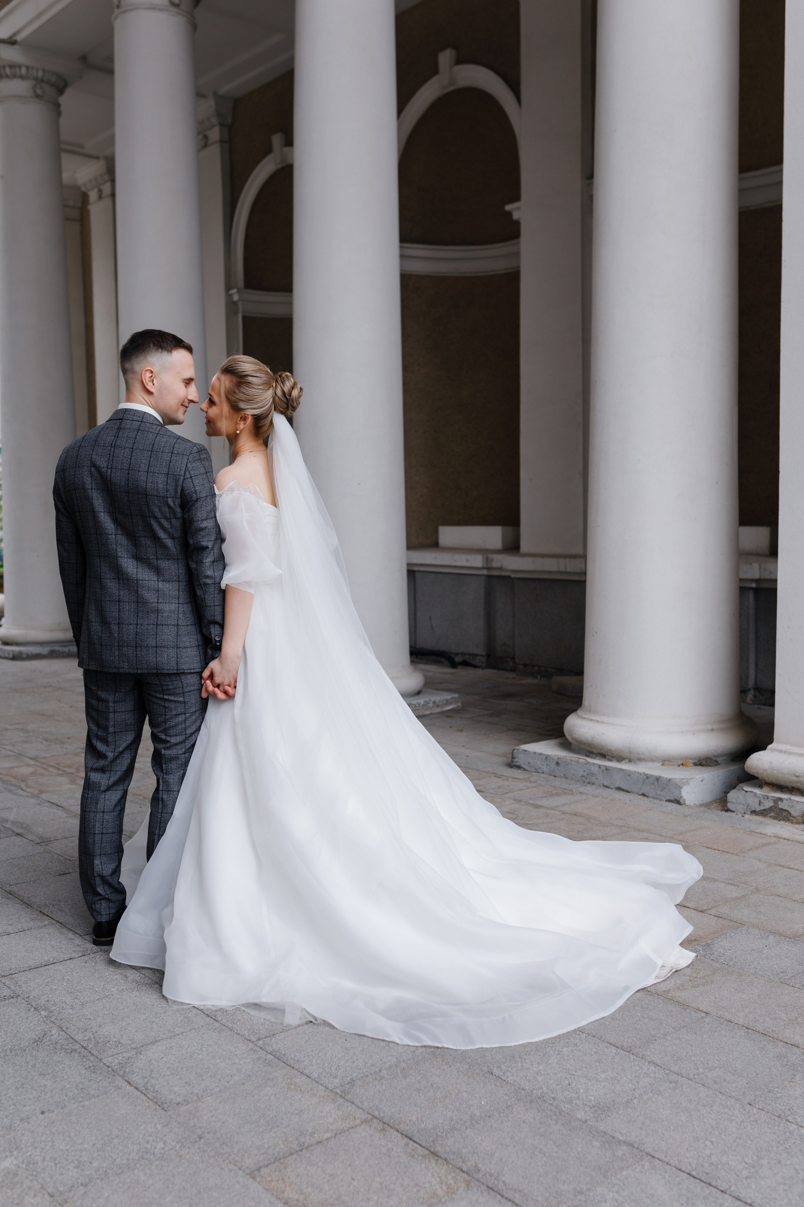 Апрельская история. Главная