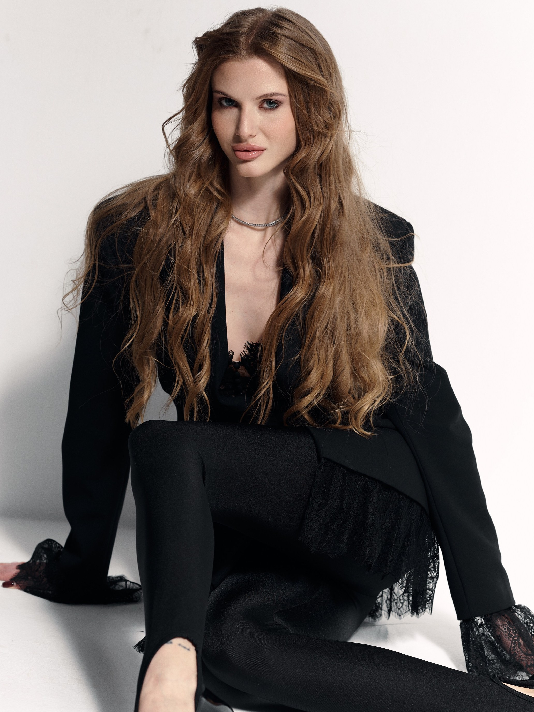 Индивидуальная женская фотосессия с искусственным светом