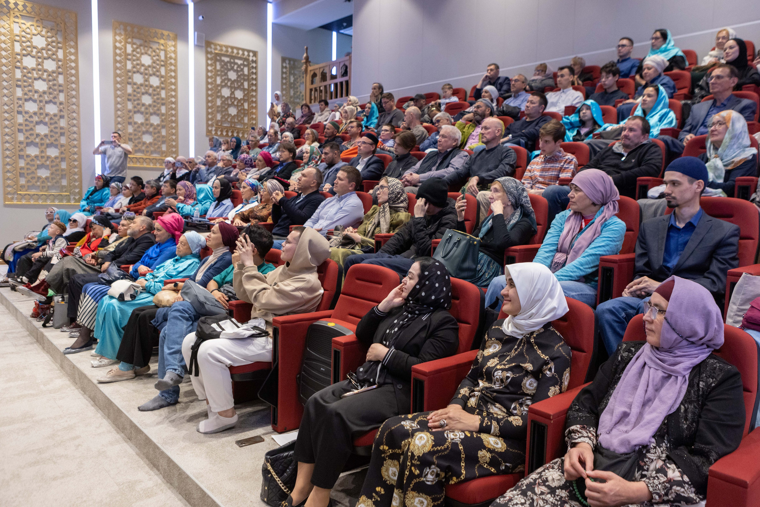 Репортаж с презентации книги — «Москва: город вязевый». Рекламный, предметный, репортажный, семейный фотограф и художник в Москве