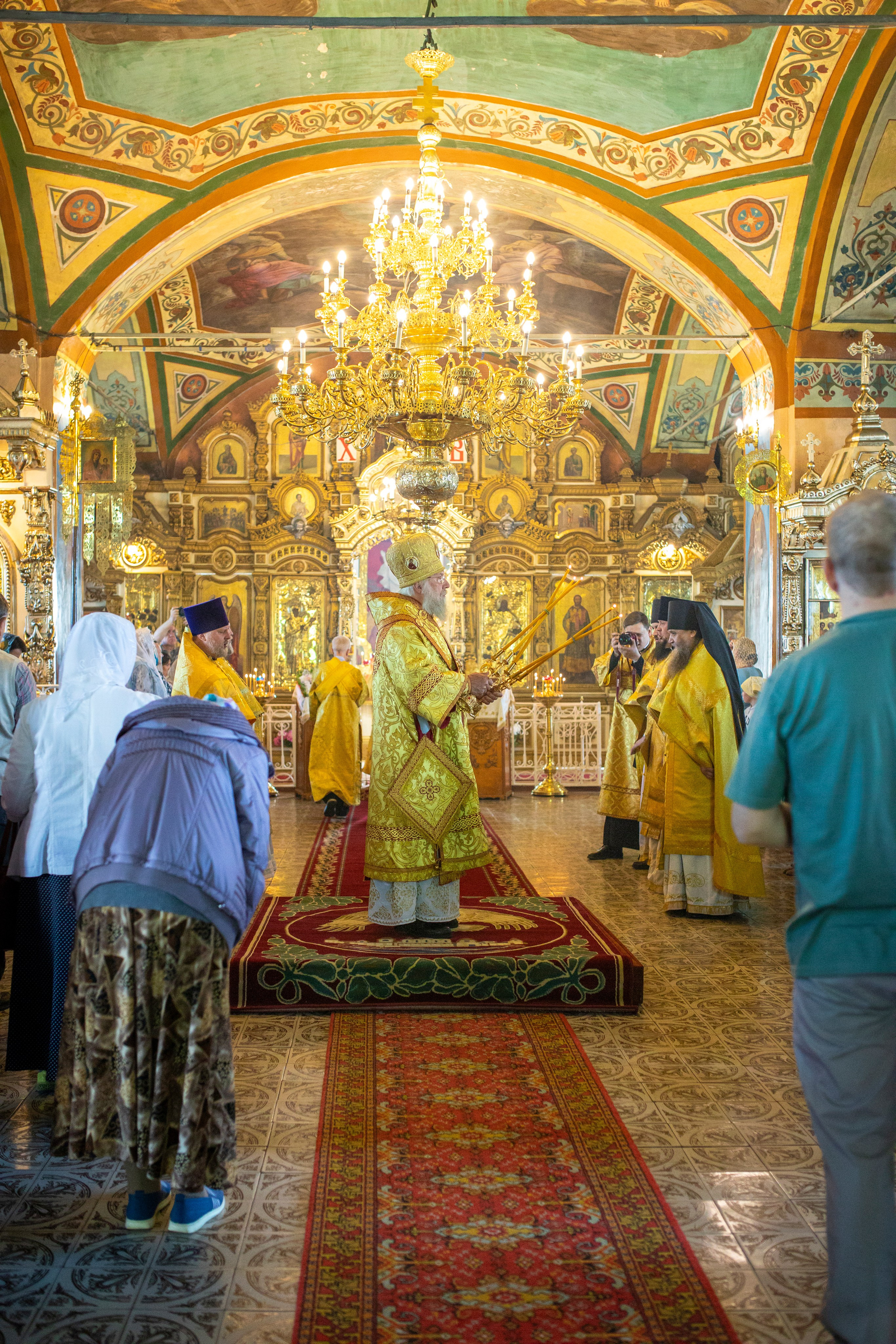 Служба епископа Александровского и Юрьев-Польского Иннокентия. Арт- фотограф Москва
