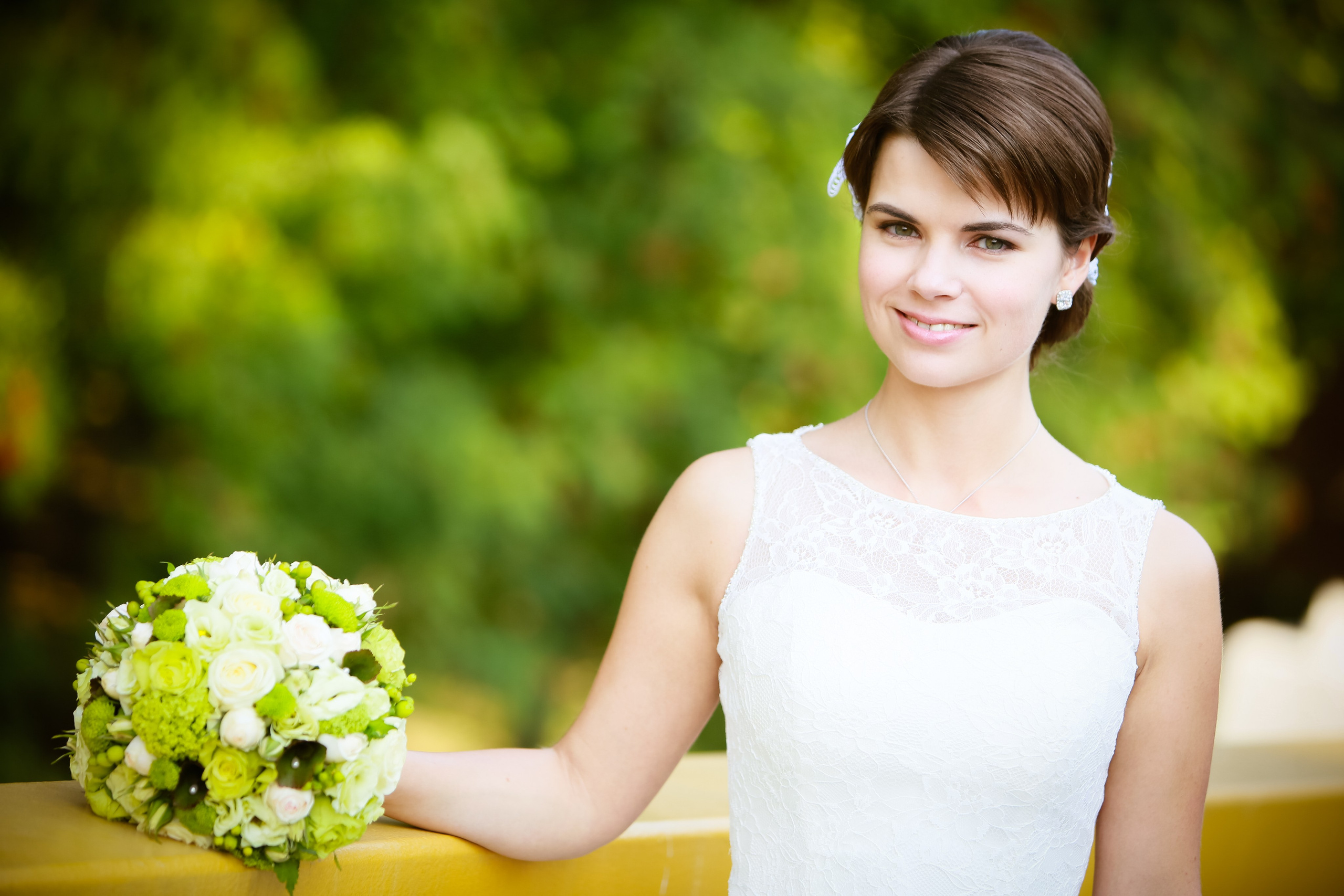 Свадебная фотосессия Елены и Михаила в парке Горького летом. Фотограф в Москве Владимир Осиченко — портреты, мероприятия, репортажи