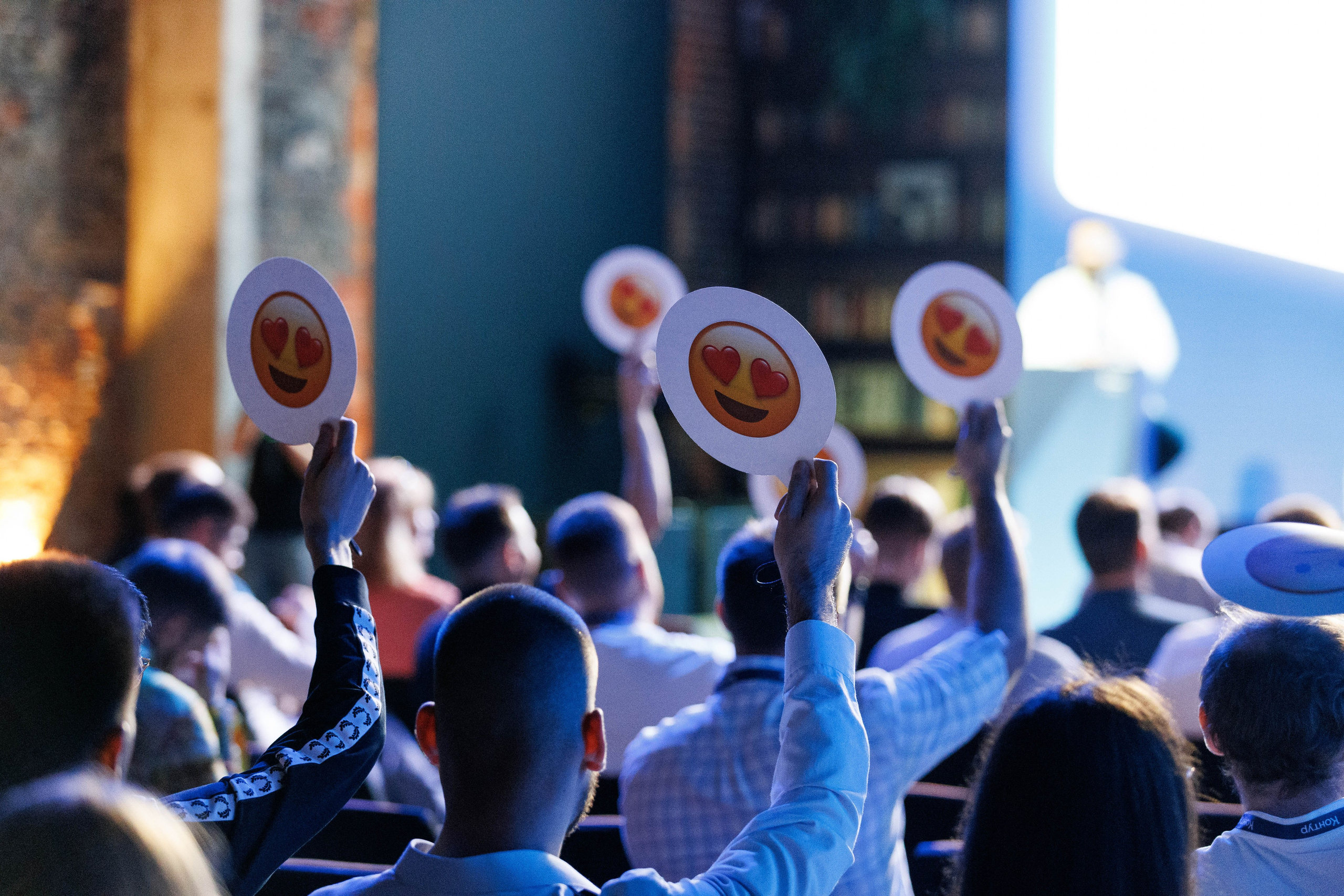 Контур Talk. Репортажный Фотограф в Москве Юра Гушан