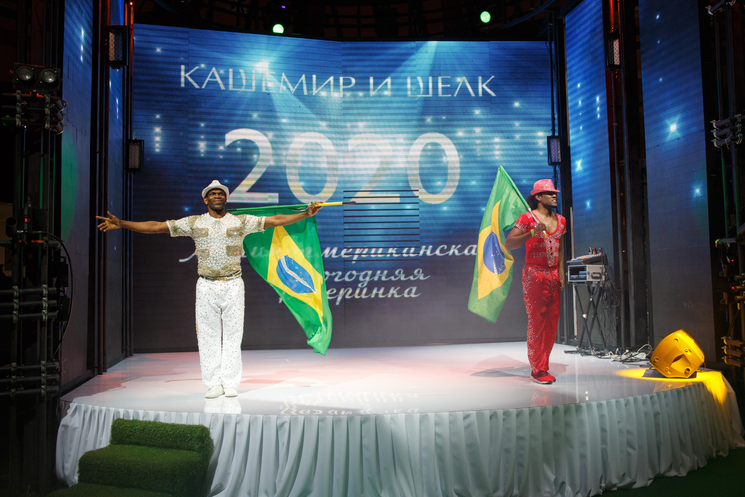 Новогодний корпоратив Кашемир и Шёлк. Репортажный Фотограф в Москве Юра Гушан